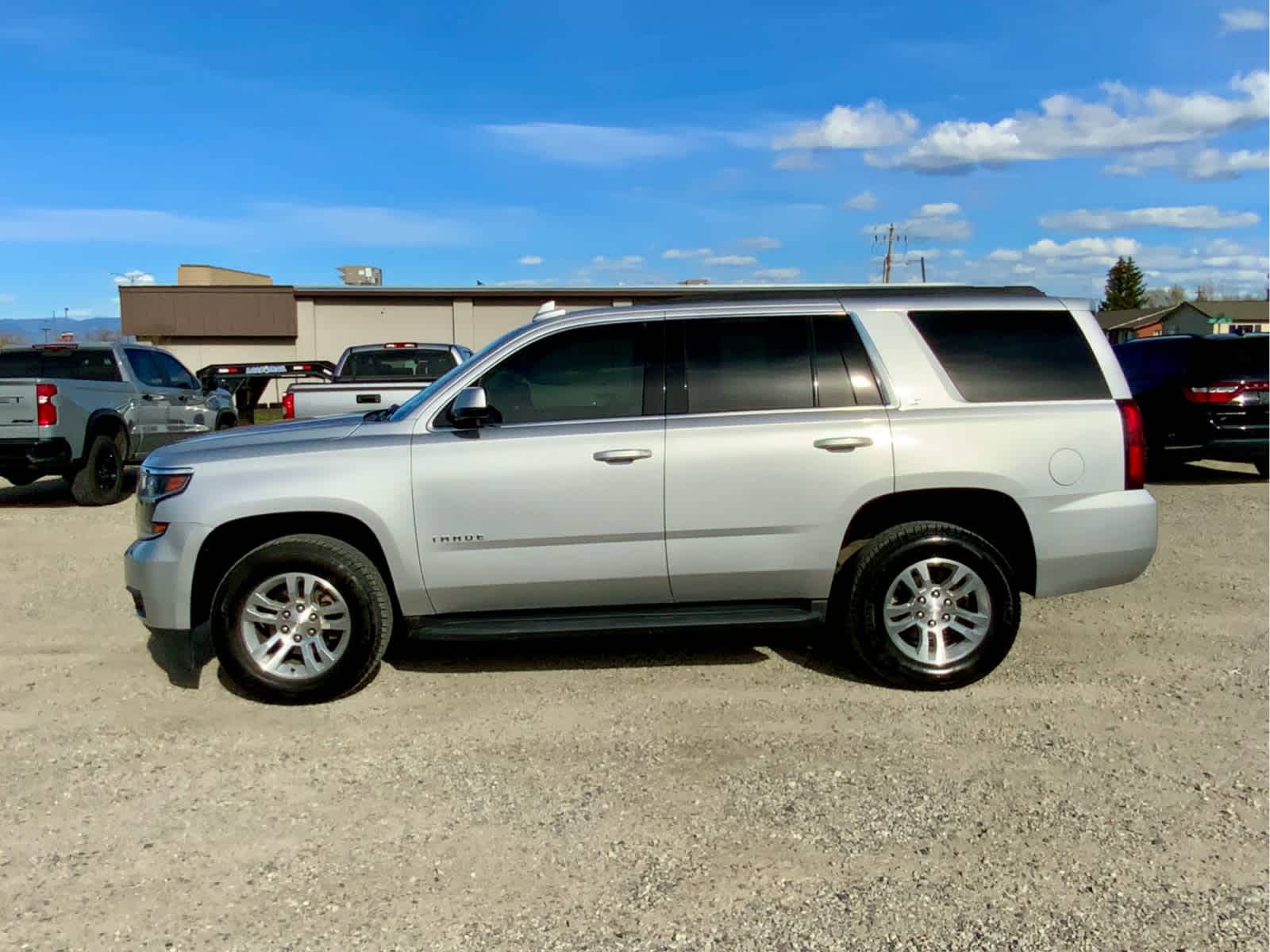 Thumbnail: 2019 Chevrolet Tahoe - 2