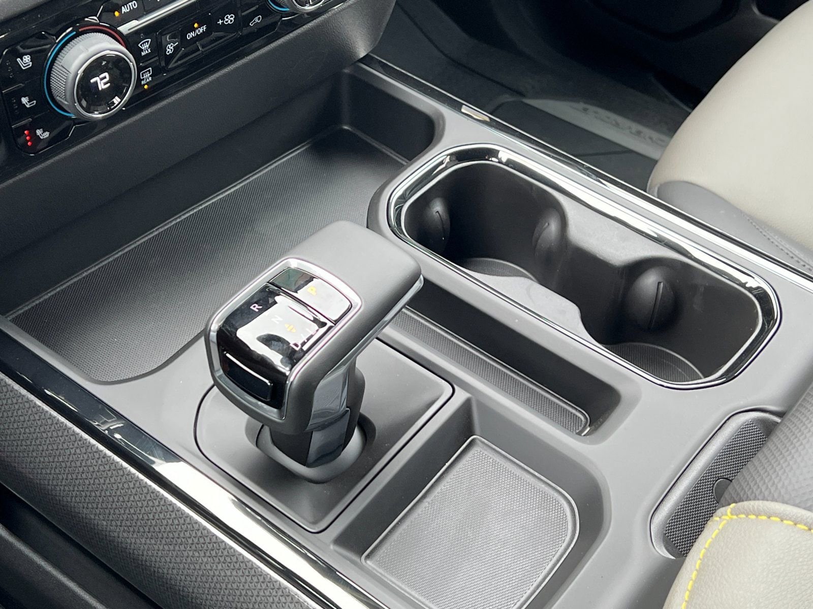 Thumbnail: 2026 Chevrolet Silverado 1500 - 21