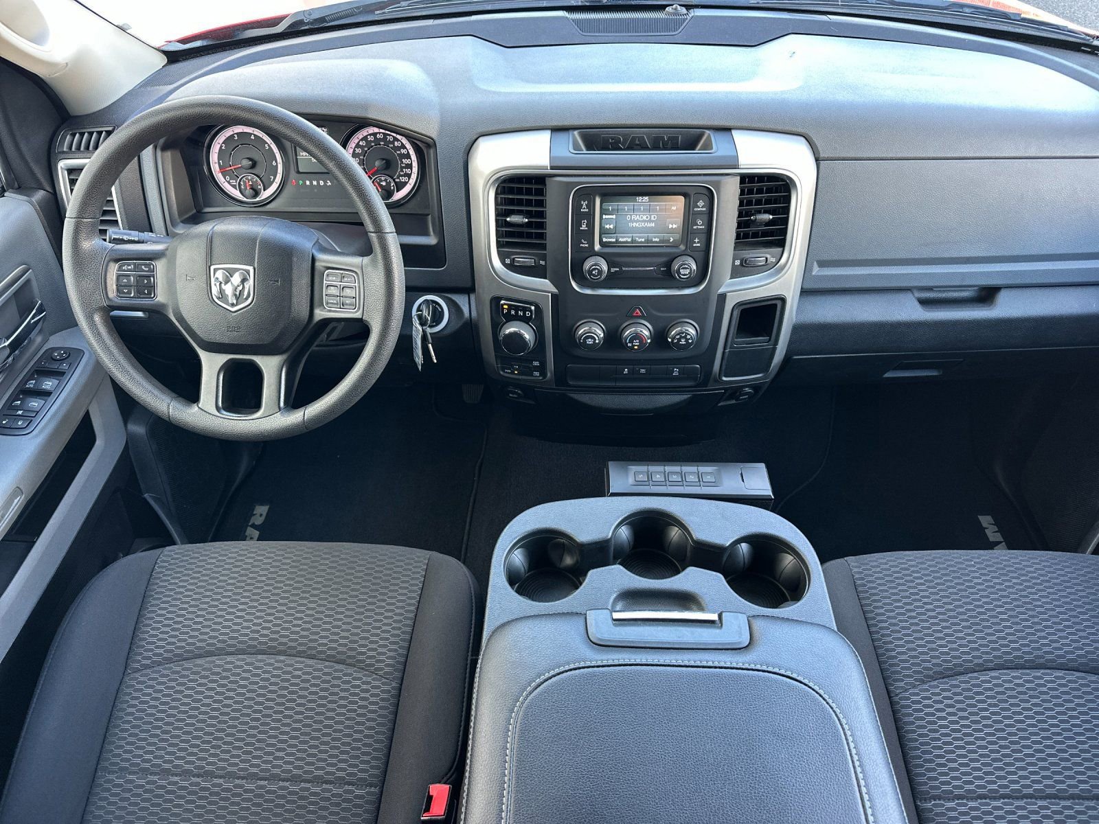 Thumbnail: 2020 RAM 1500 Classic - 3