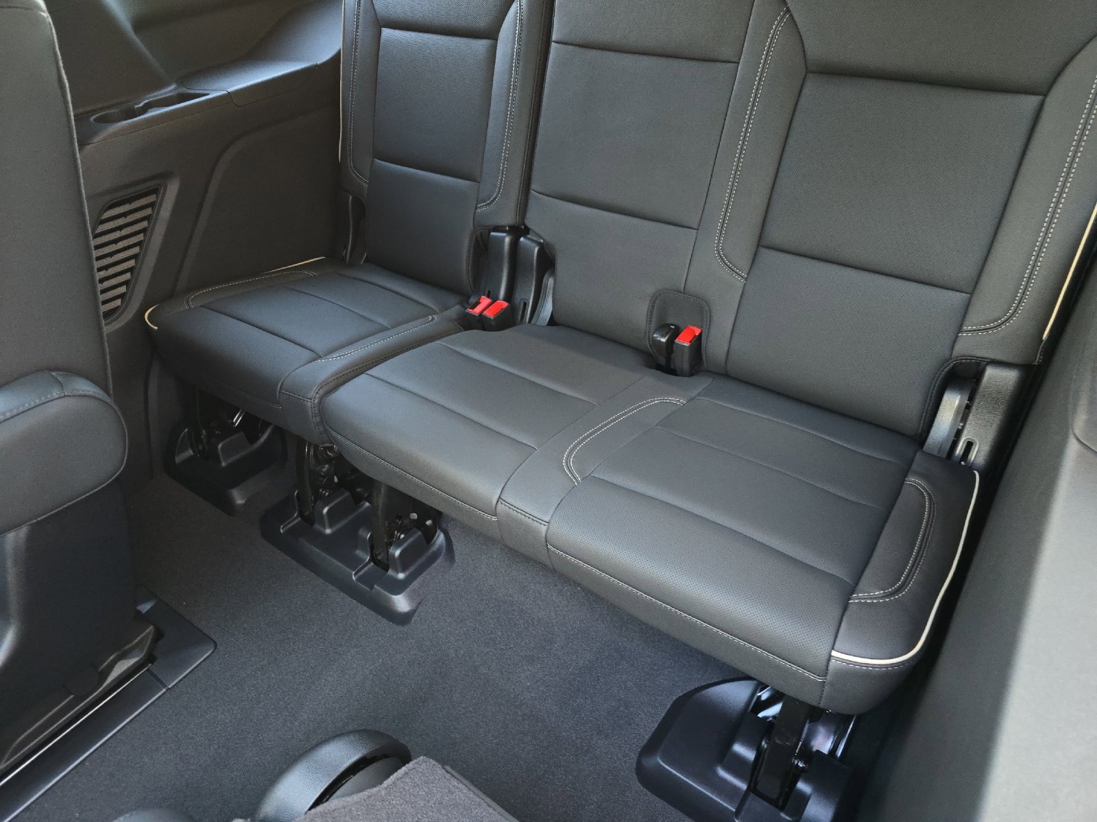 Thumbnail: 2026 Chevrolet Tahoe - 15