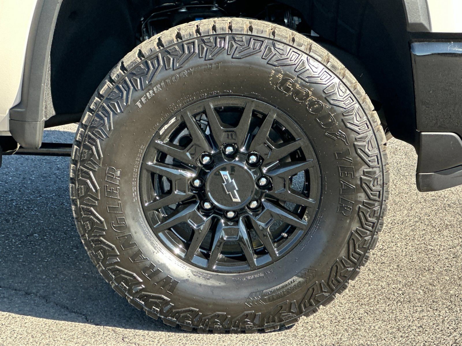 Thumbnail: 2026 Chevrolet Silverado 2500 - 26