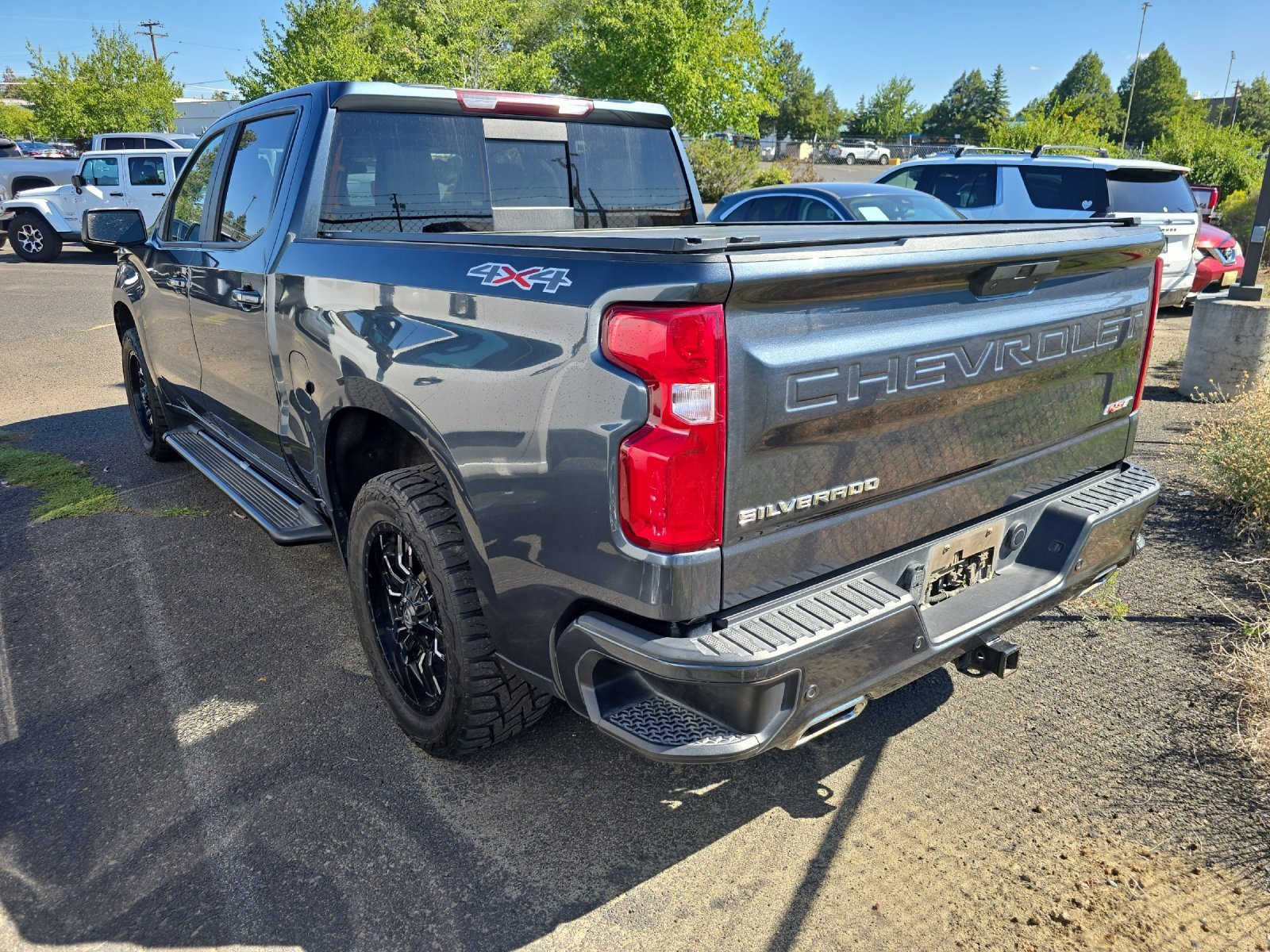 2020 Chevrolet Silverado 1500 RST photo 2