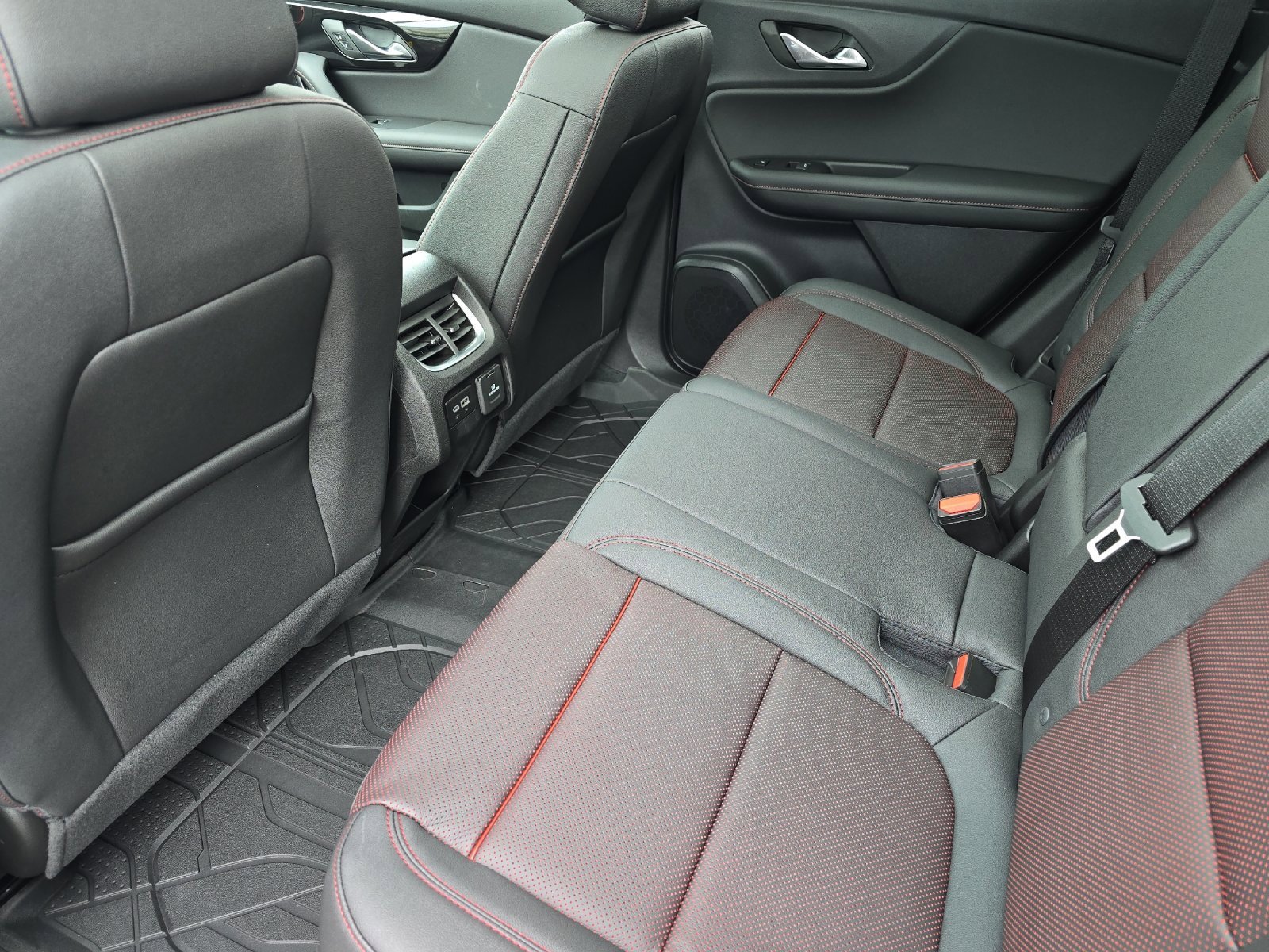 Thumbnail: 2025 Chevrolet Blazer - 4