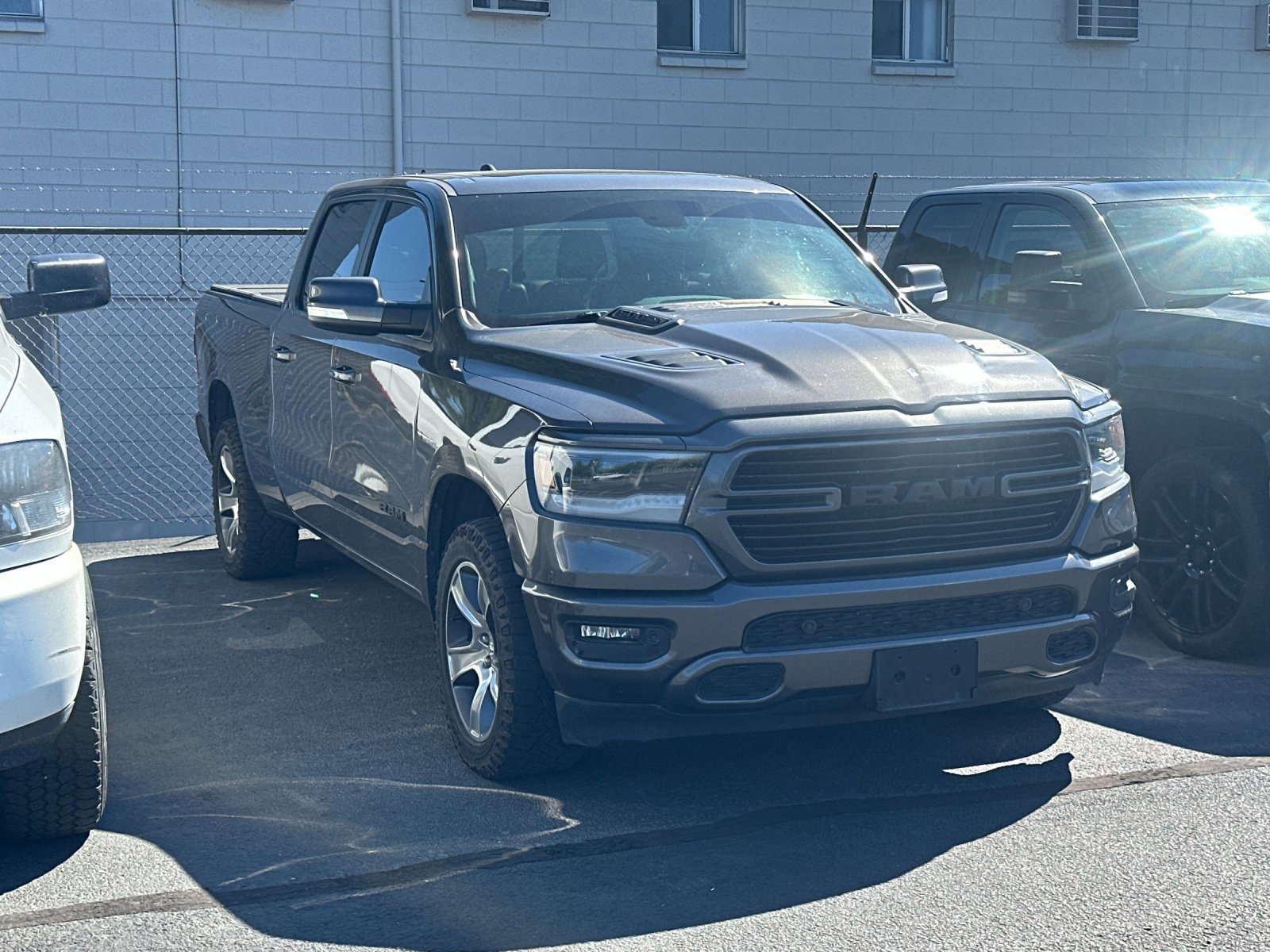 2020 Ram 1500 Sport photo 3