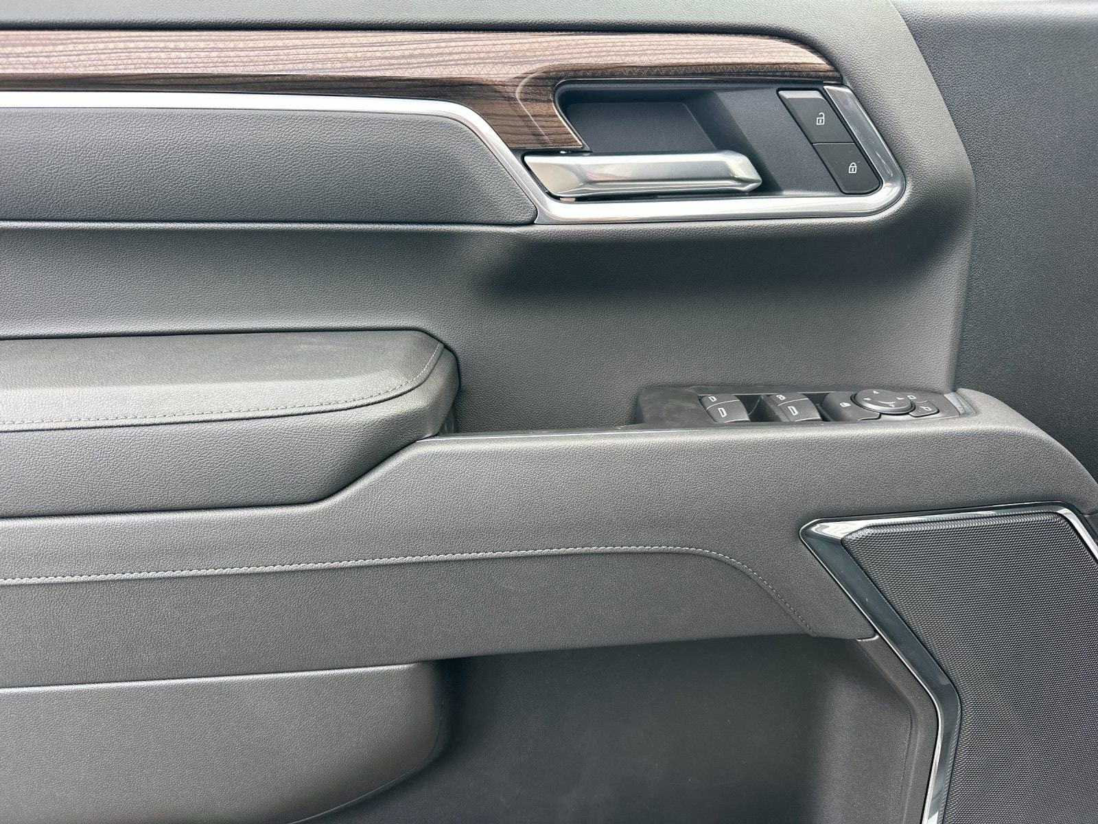 Thumbnail: 2026 Chevrolet Silverado 1500 - 12