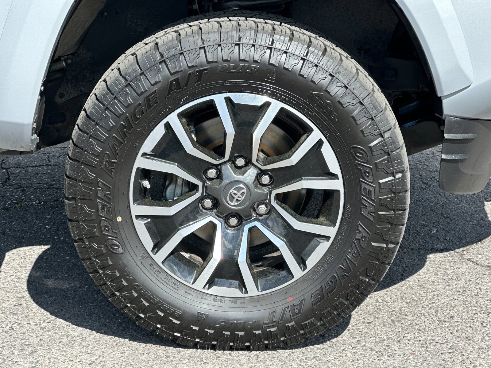 Thumbnail: 2020 Toyota Tacoma - 25