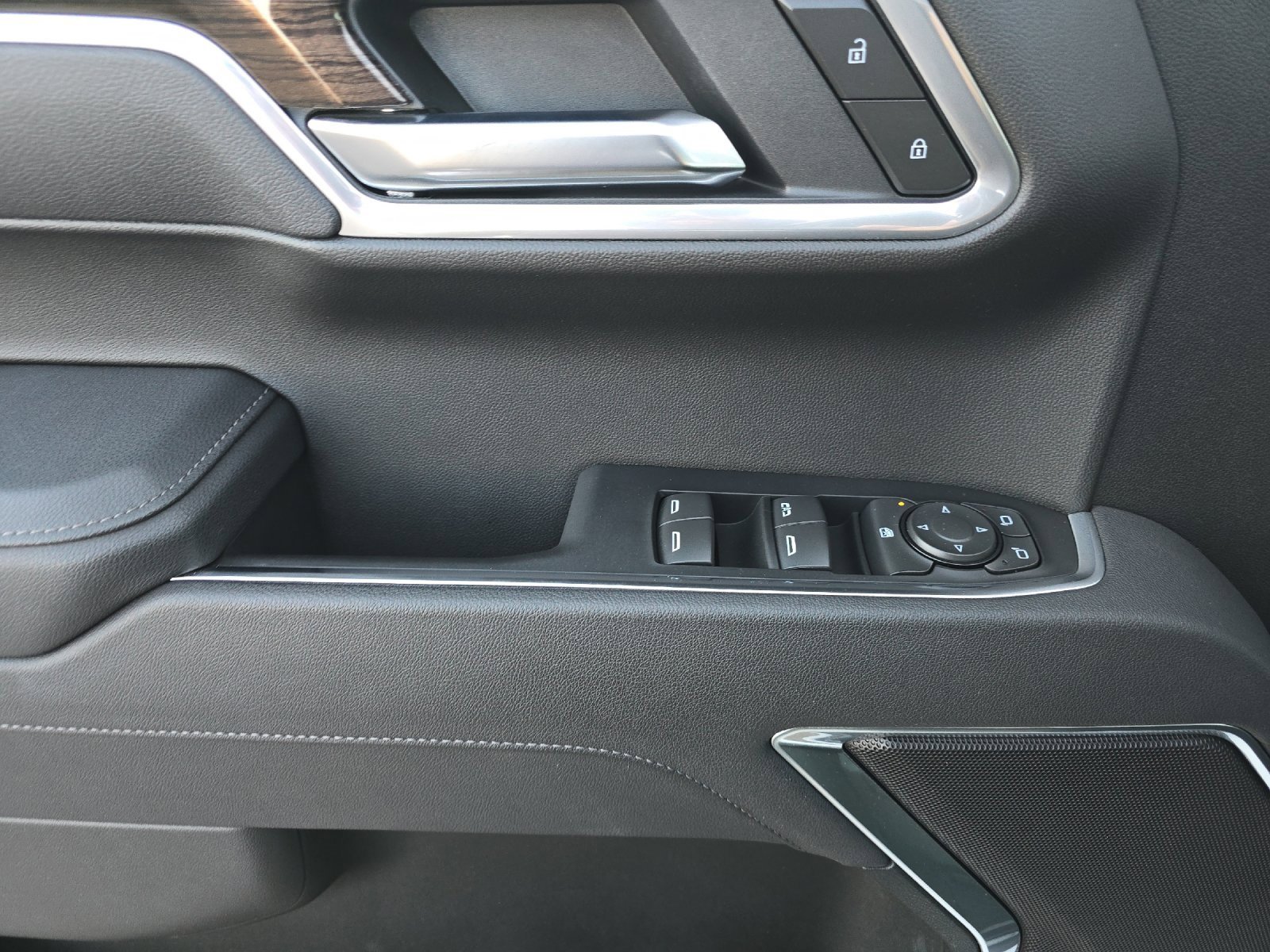 Thumbnail: 2025 Chevrolet Silverado 1500 - 12