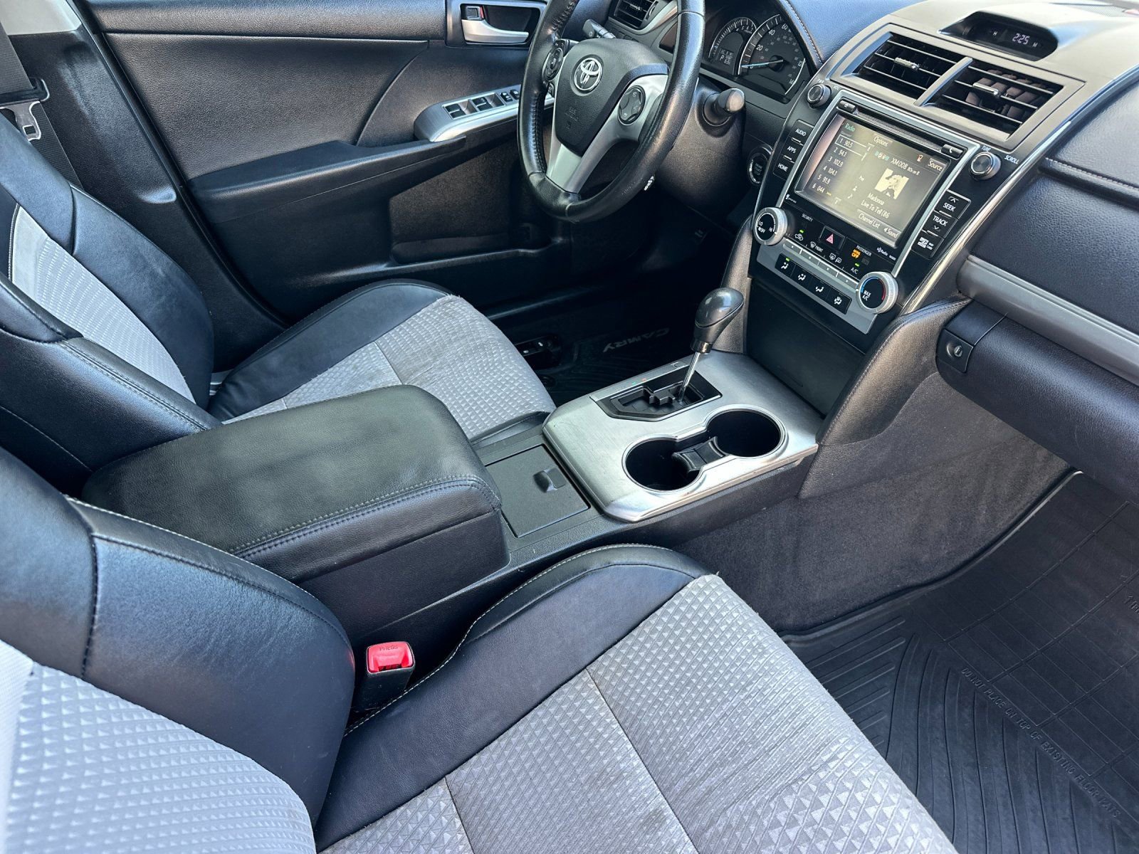 Thumbnail: 2014 Toyota Camry - 14