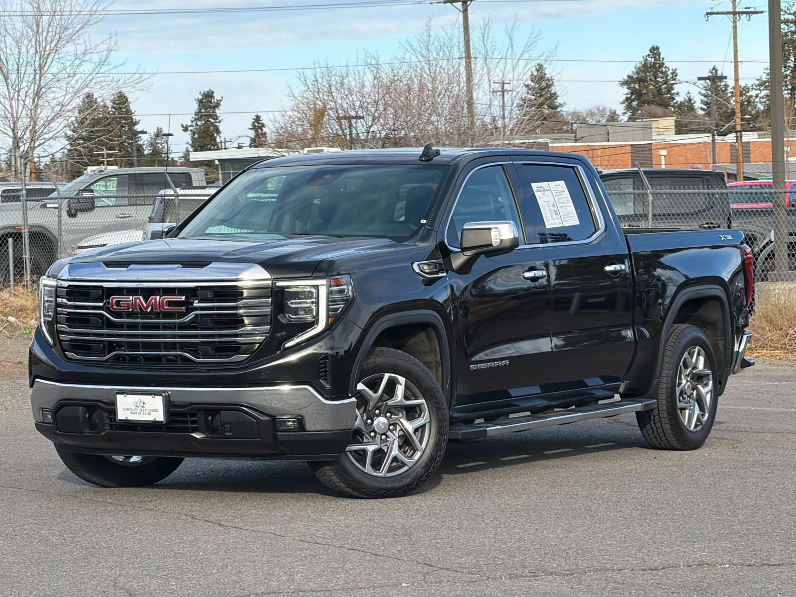 2023 GMC Sierra 1500 SLT's photo