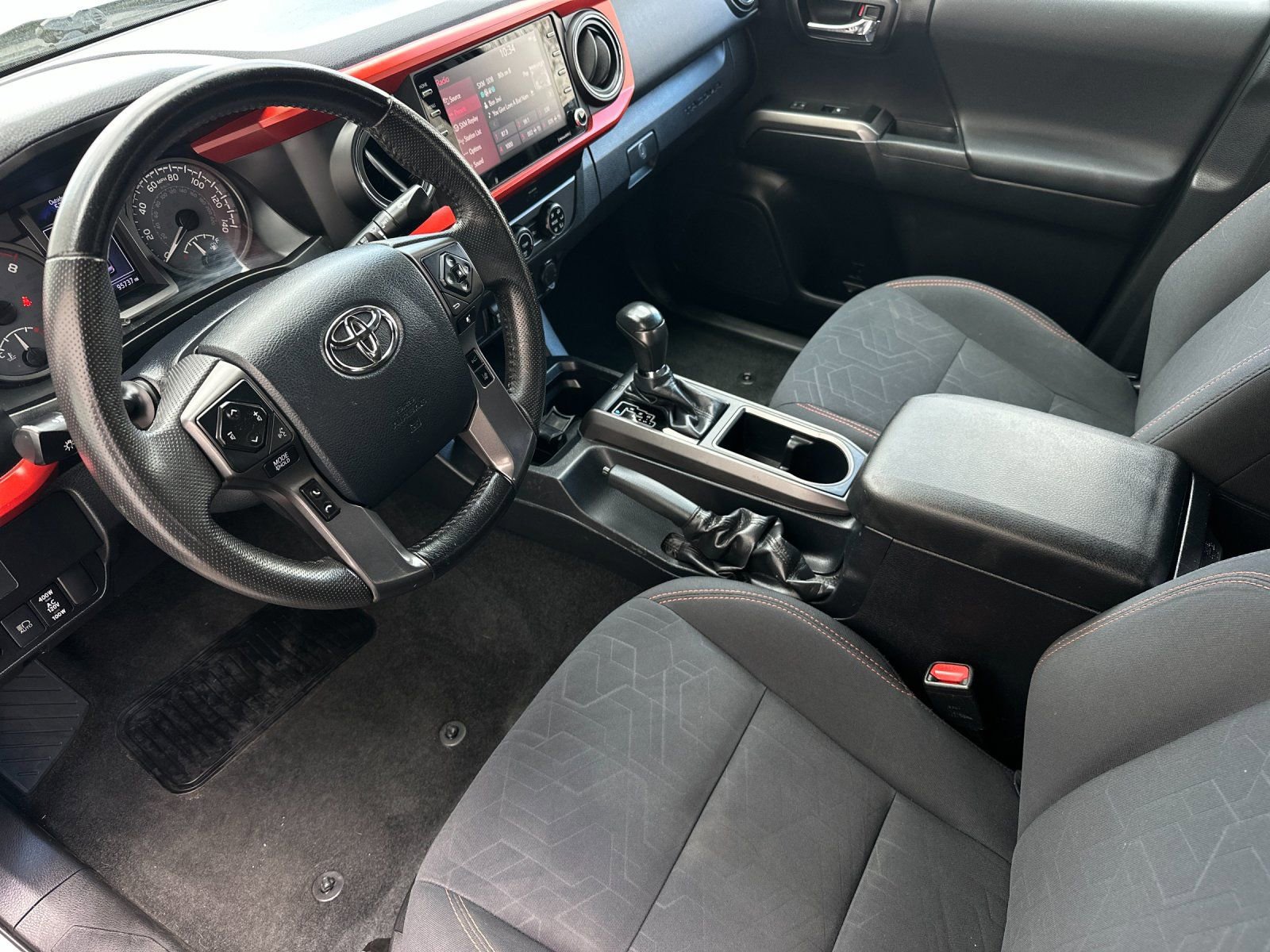 Thumbnail: 2020 Toyota Tacoma - 11