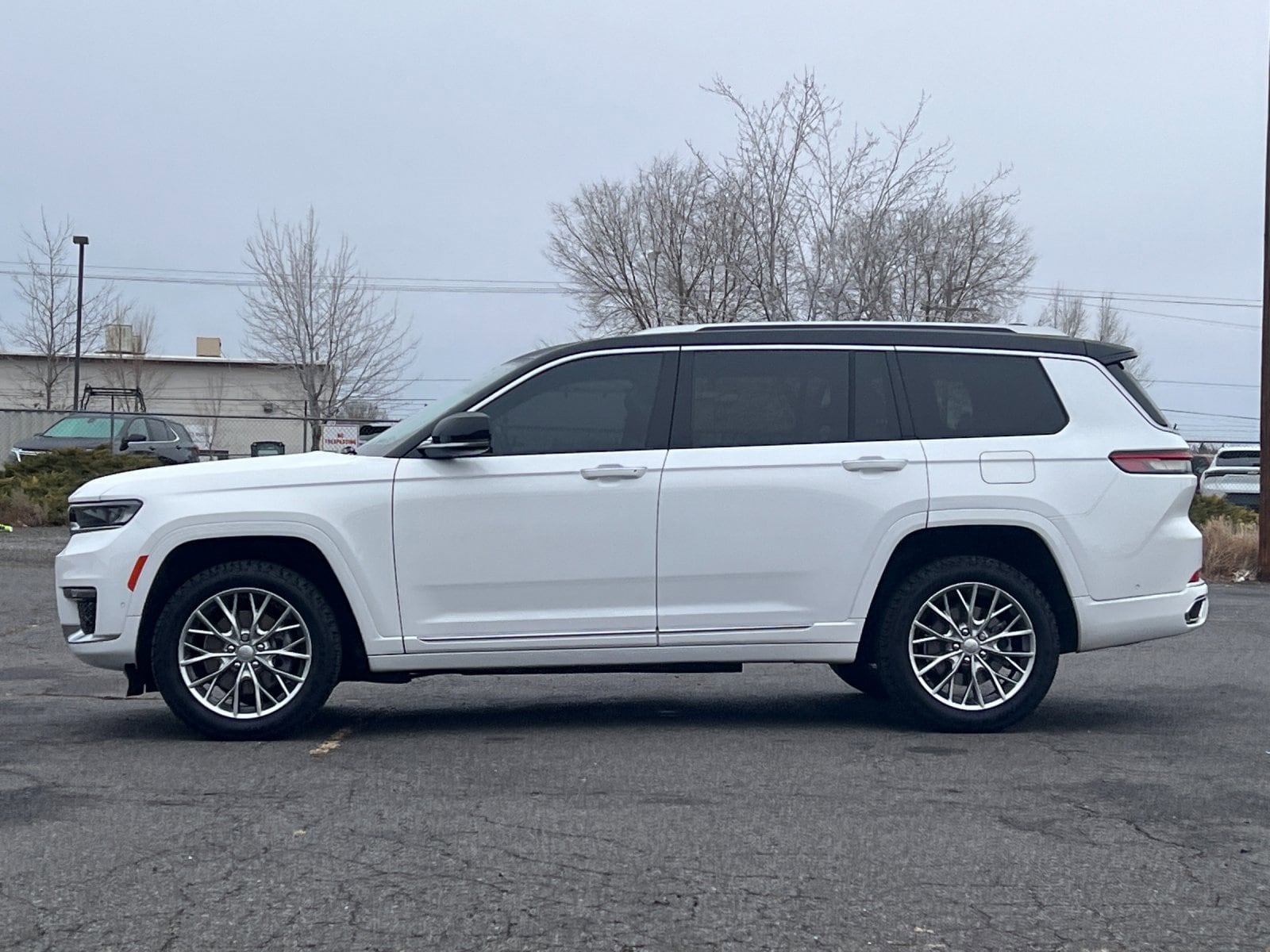 Thumbnail: 2022 Jeep Grand Cherokee L - 5