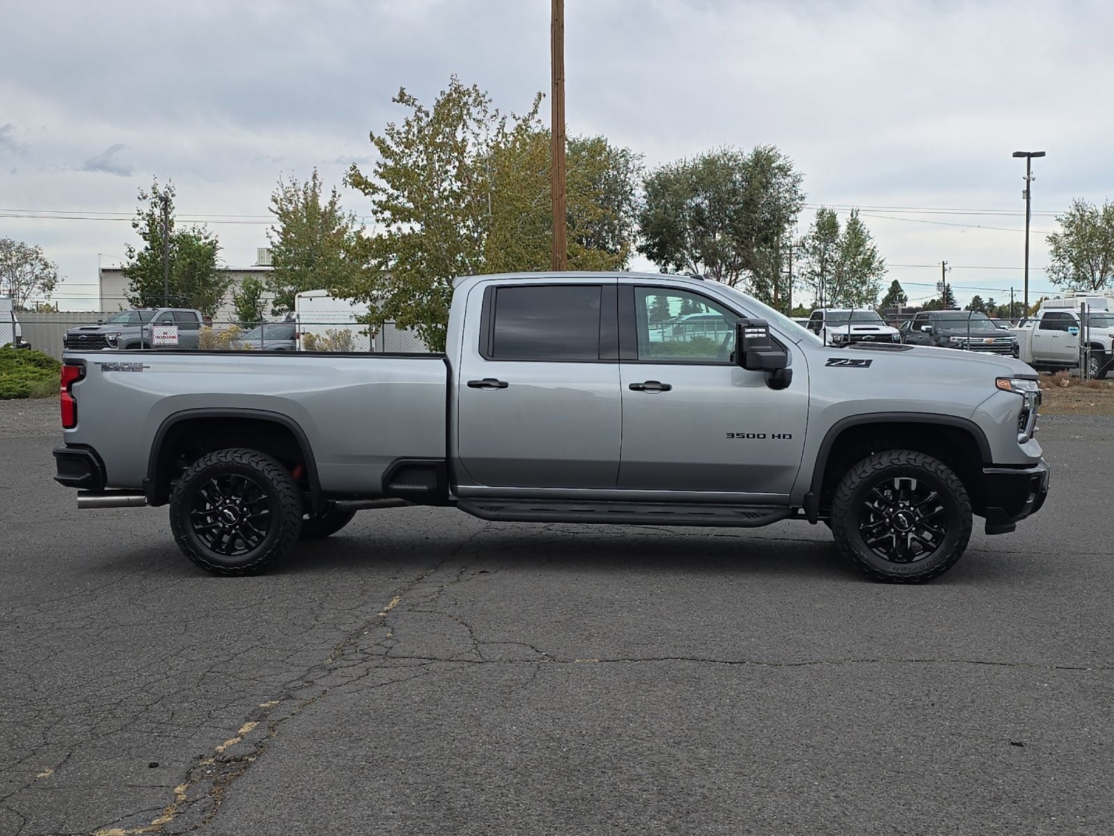 Thumbnail: 2026 Chevrolet Silverado 3500 - 8