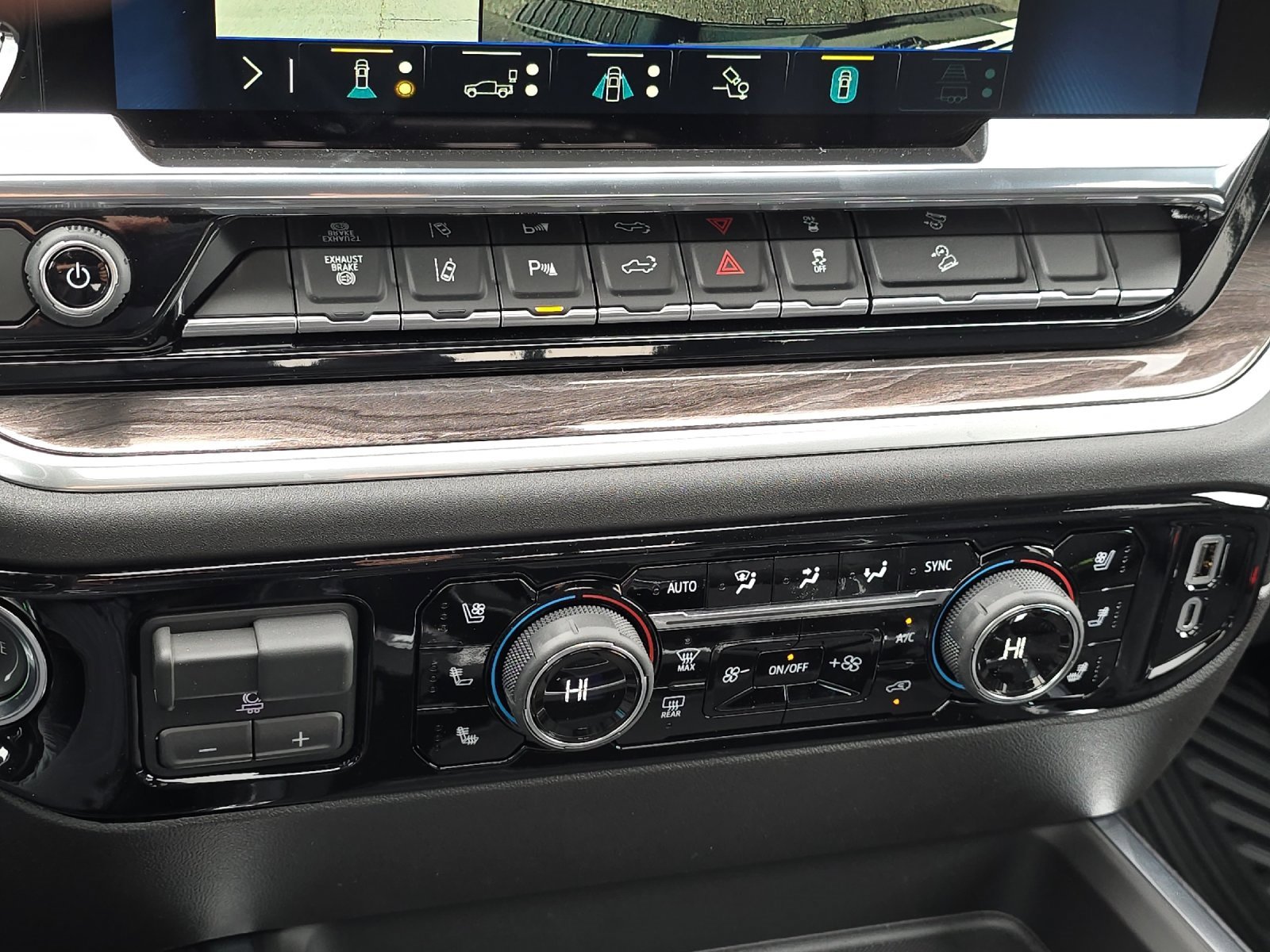 Thumbnail: 2026 Chevrolet Silverado 3500 - 20