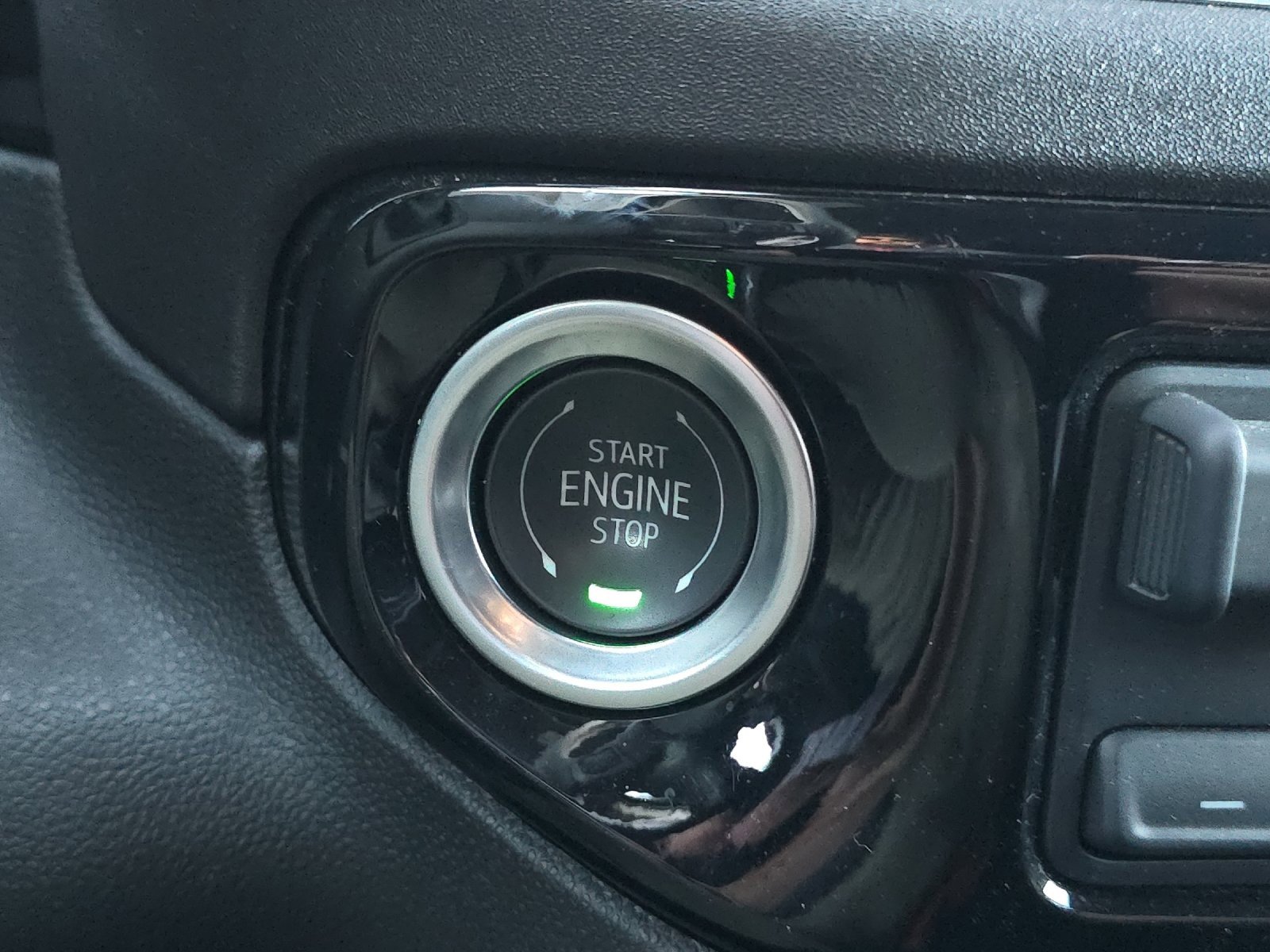 Thumbnail: 2025 Chevrolet Silverado 1500 - 22