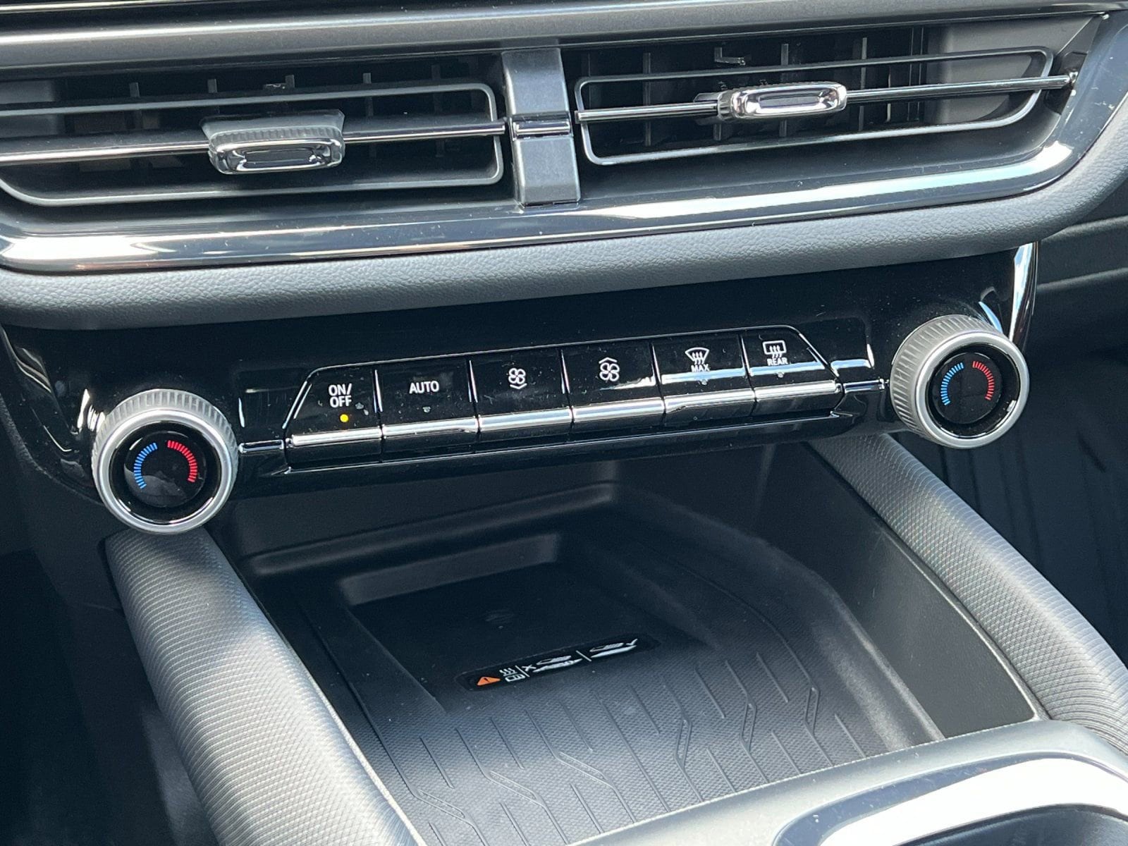 2026 Chevrolet Equinox EV RS - Photo 21
