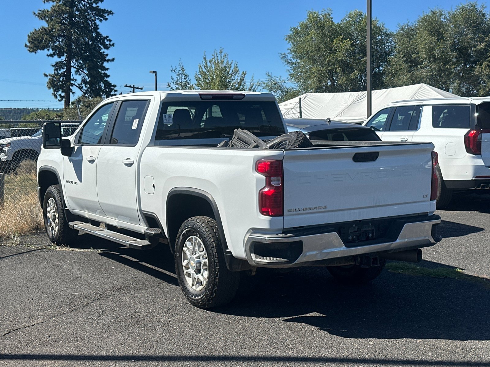 2024 Chevrolet Silverado 2500HD LT photo 2