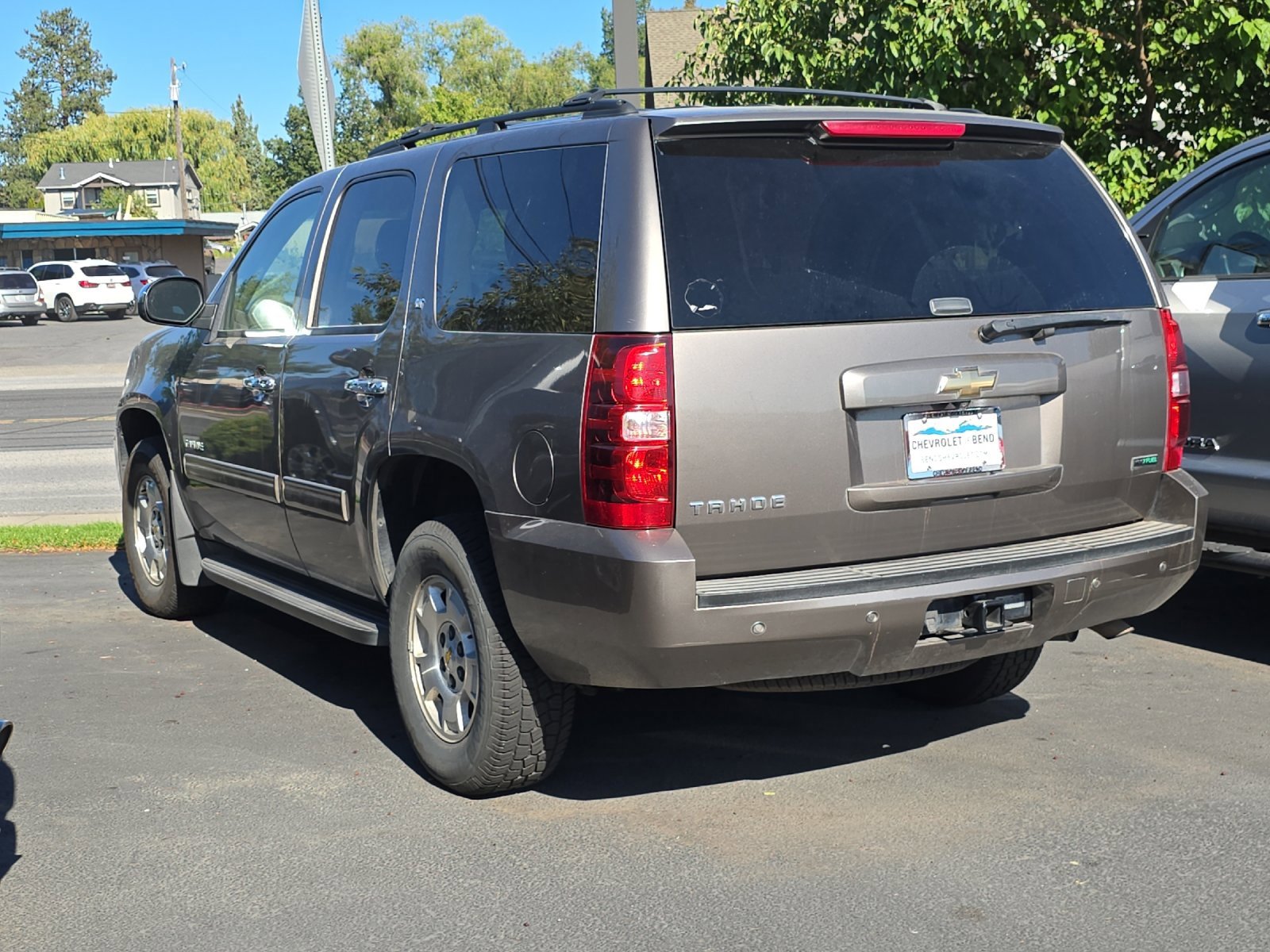2011 Chevrolet Tahoe LT photo 2