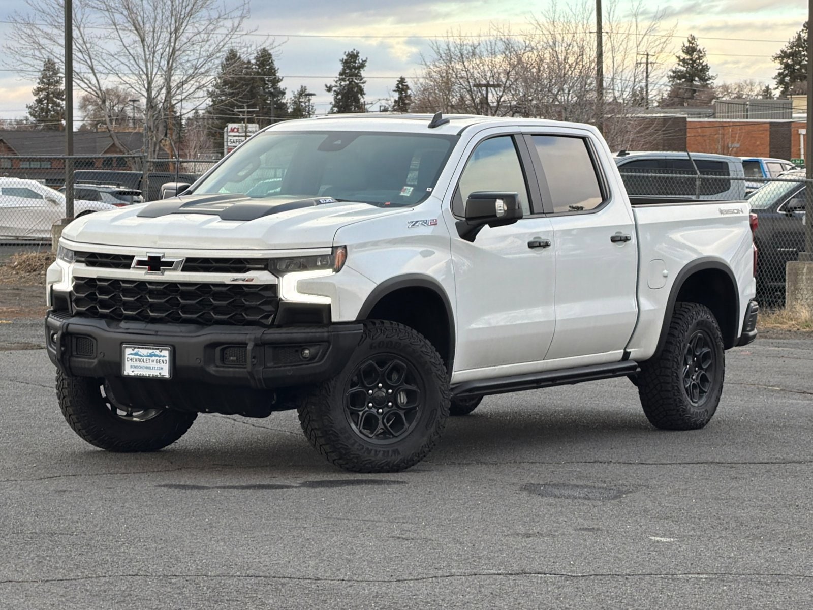 2026 Chevrolet Silverado 1500 ZR2's photo