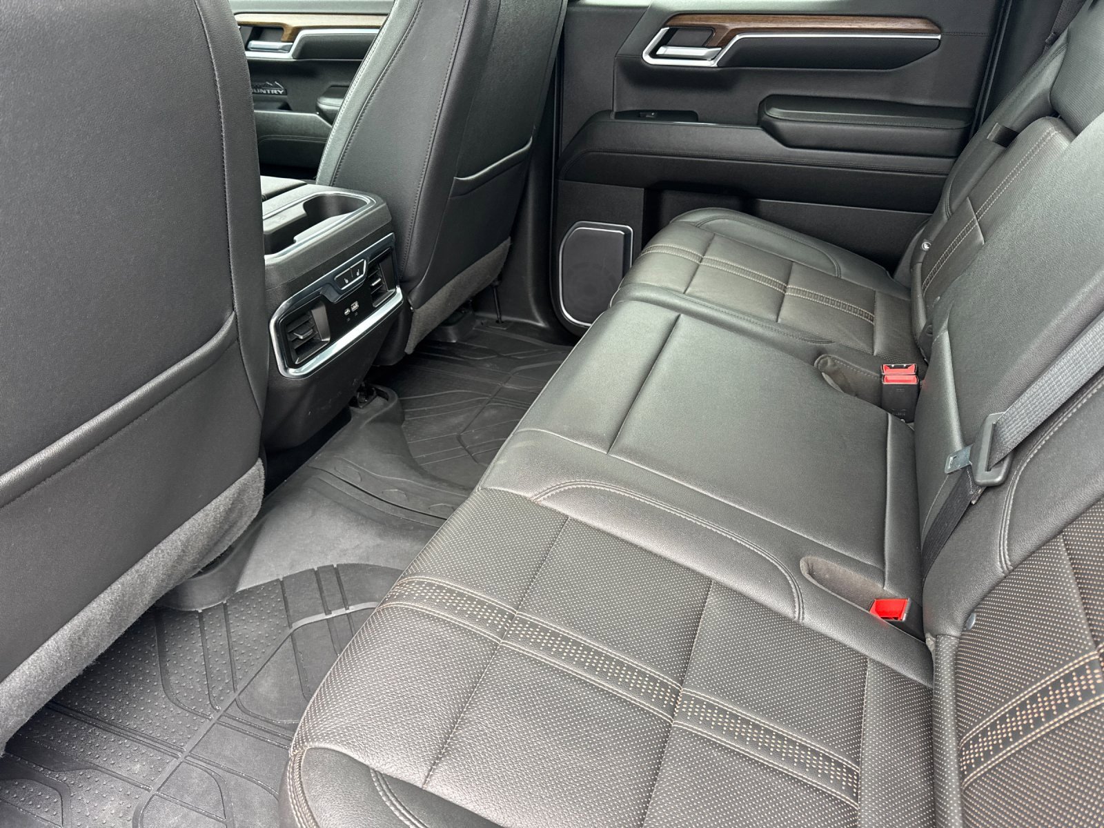 2022 Chevrolet Silverado 1500 High Country photo 4