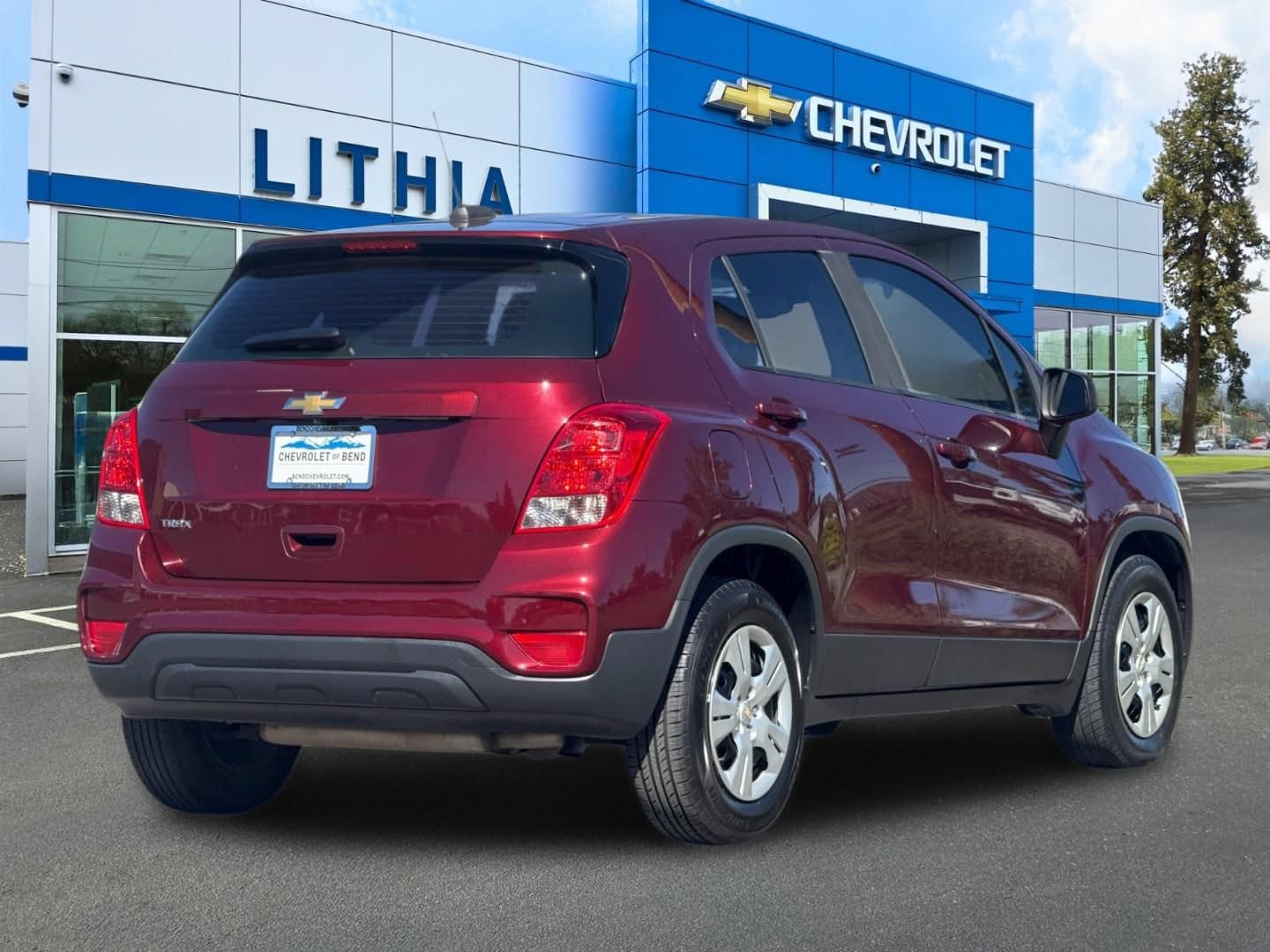 Used 2017 Chevrolet Trax LS with VIN 3GNCJKSB1HL273796 for sale in Bend, OR