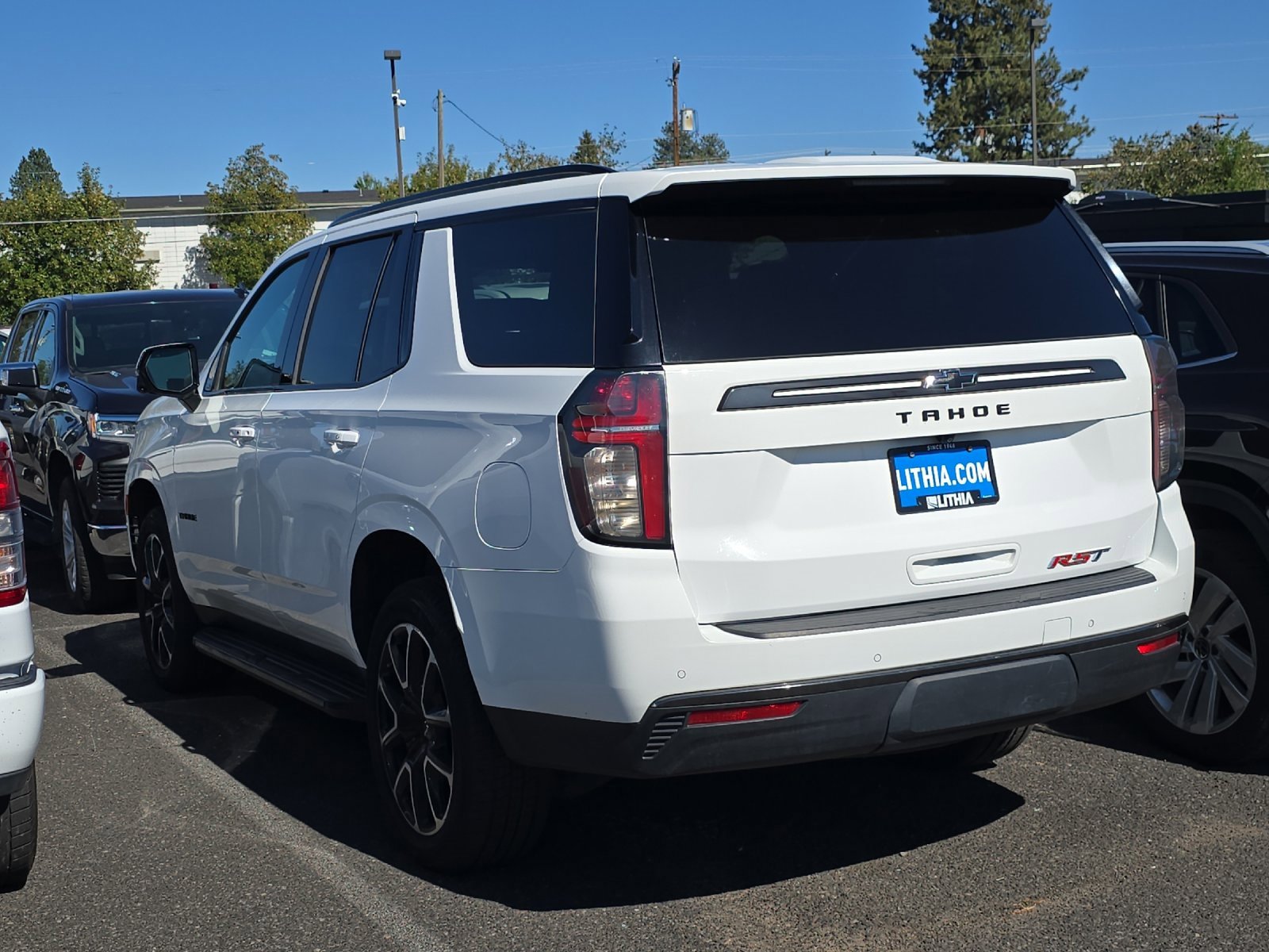 2022 Chevrolet Tahoe RST photo 2