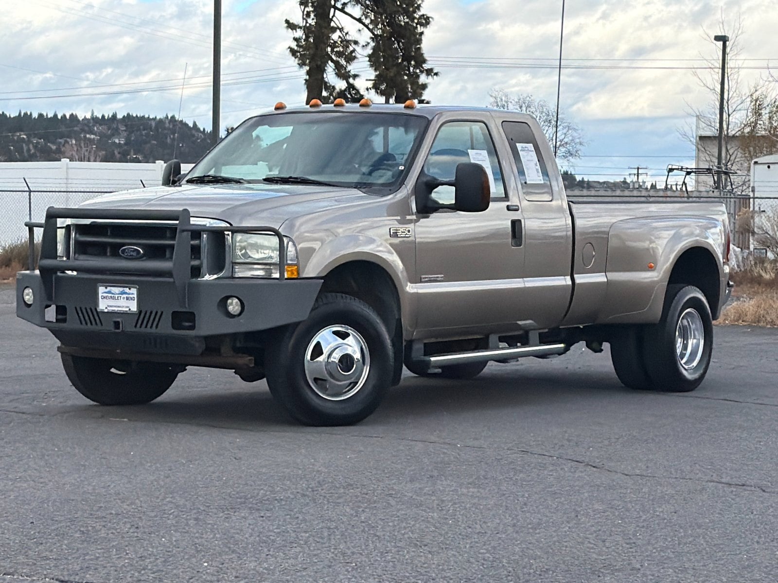 2004 Ford F-350 Super Duty XL's photo