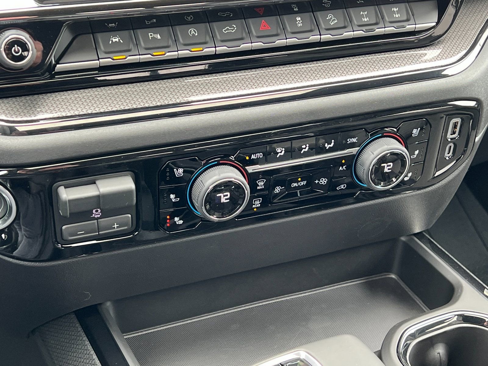 Thumbnail: 2026 Chevrolet Silverado 1500 - 20