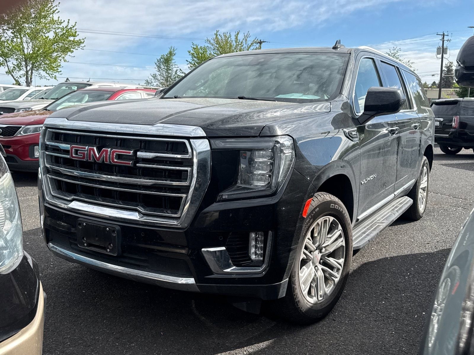 2023 GMC Yukon SLT 4X4's photo