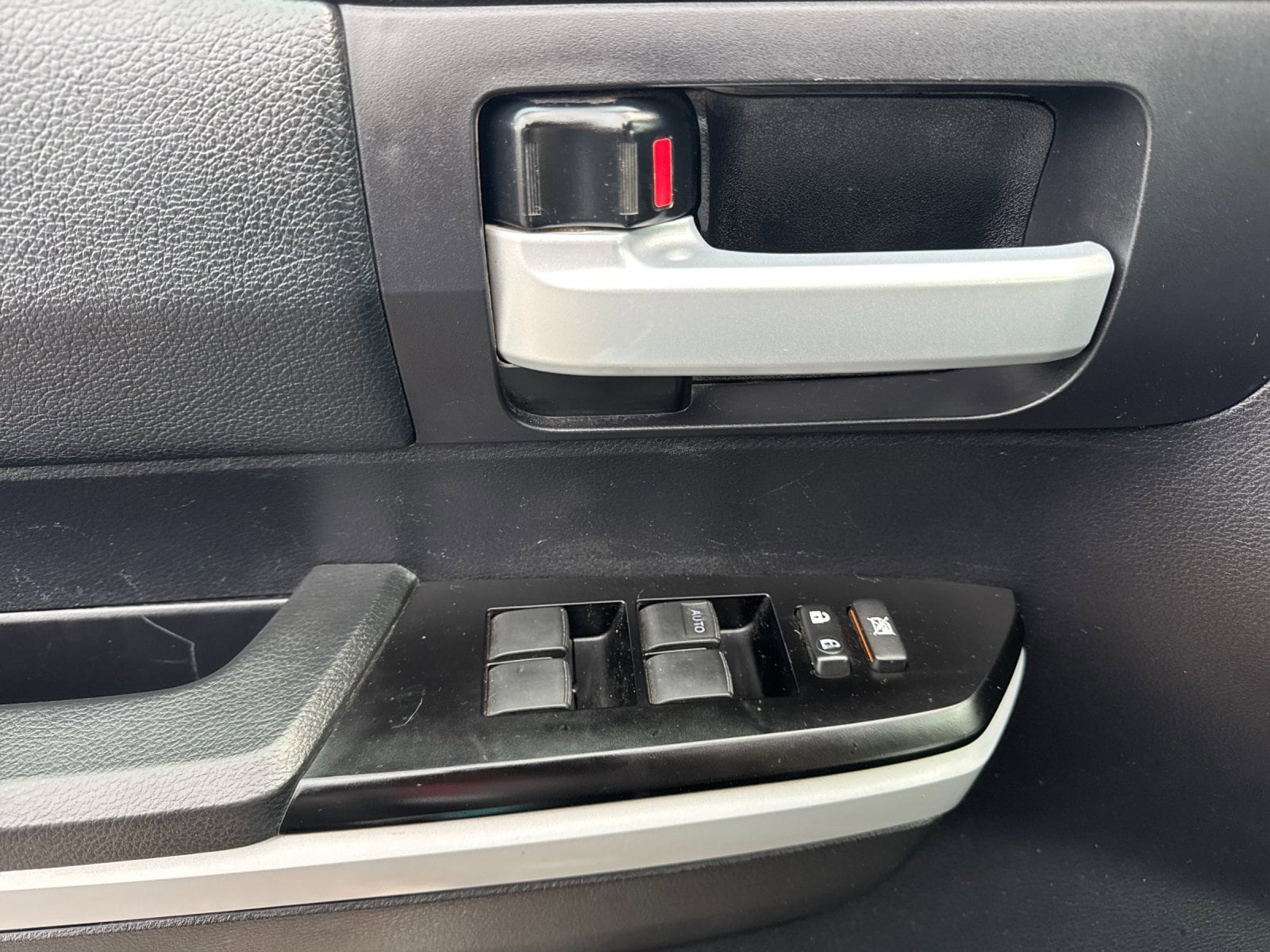 Thumbnail: 2020 Toyota Tundra - 12