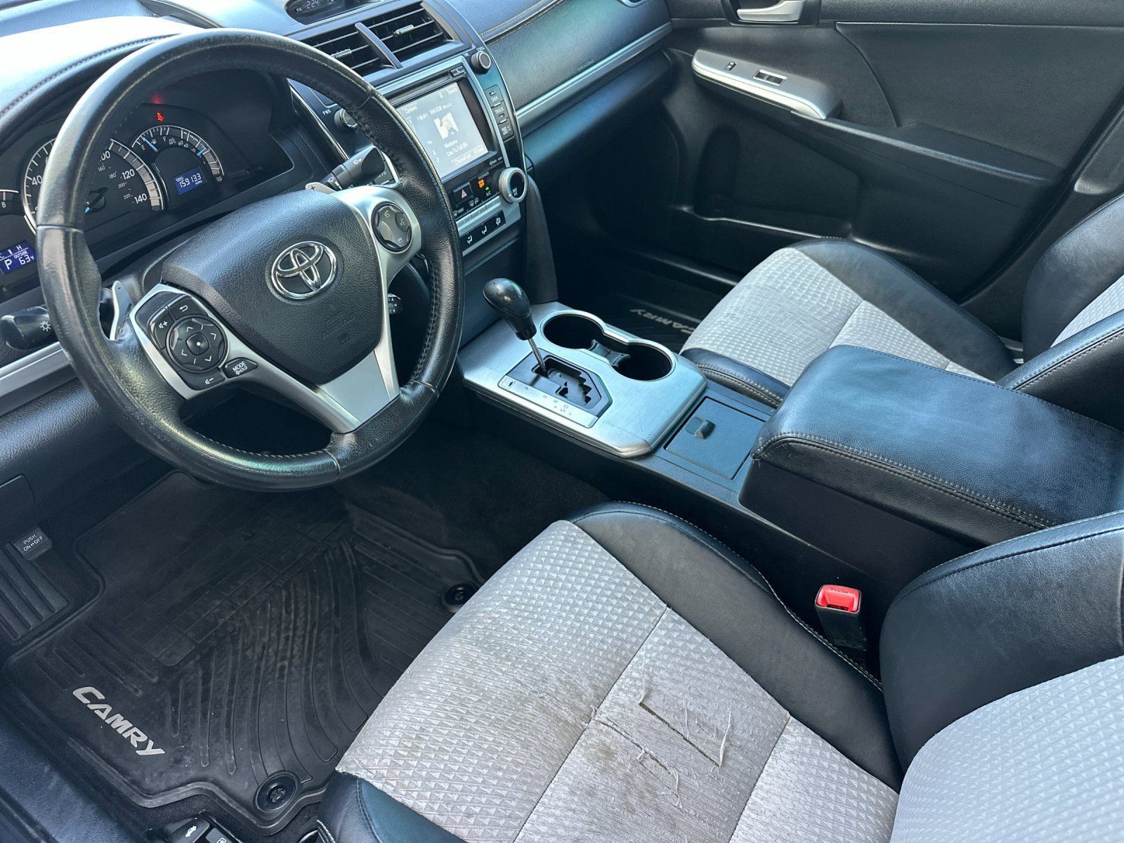 Thumbnail: 2014 Toyota Camry - 10