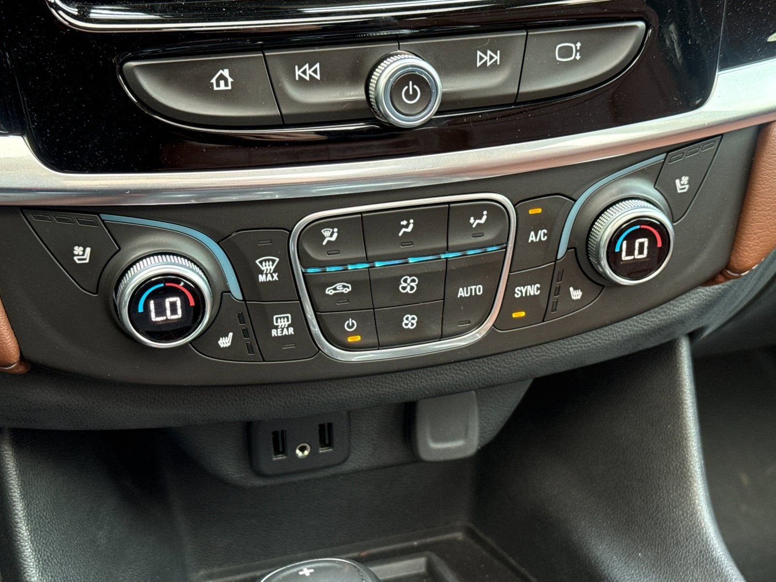 Thumbnail: 2018 Chevrolet Traverse - 22