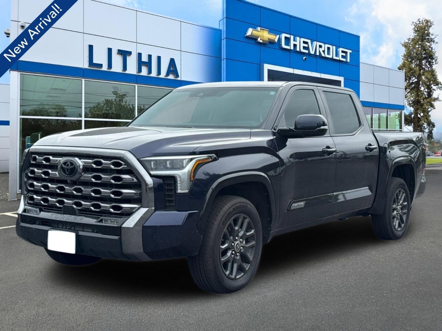 2023 Toyota Tundra Platinum 3.4L 4WD CrewMax 5.5' Bed's photo