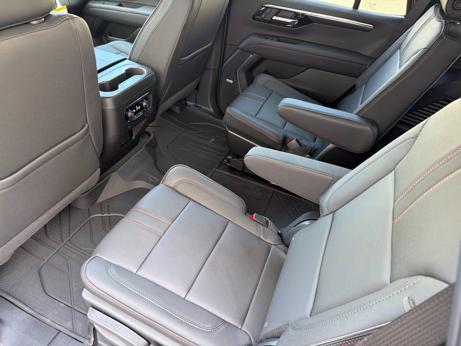 Thumbnail: 2026 Chevrolet Tahoe - 4