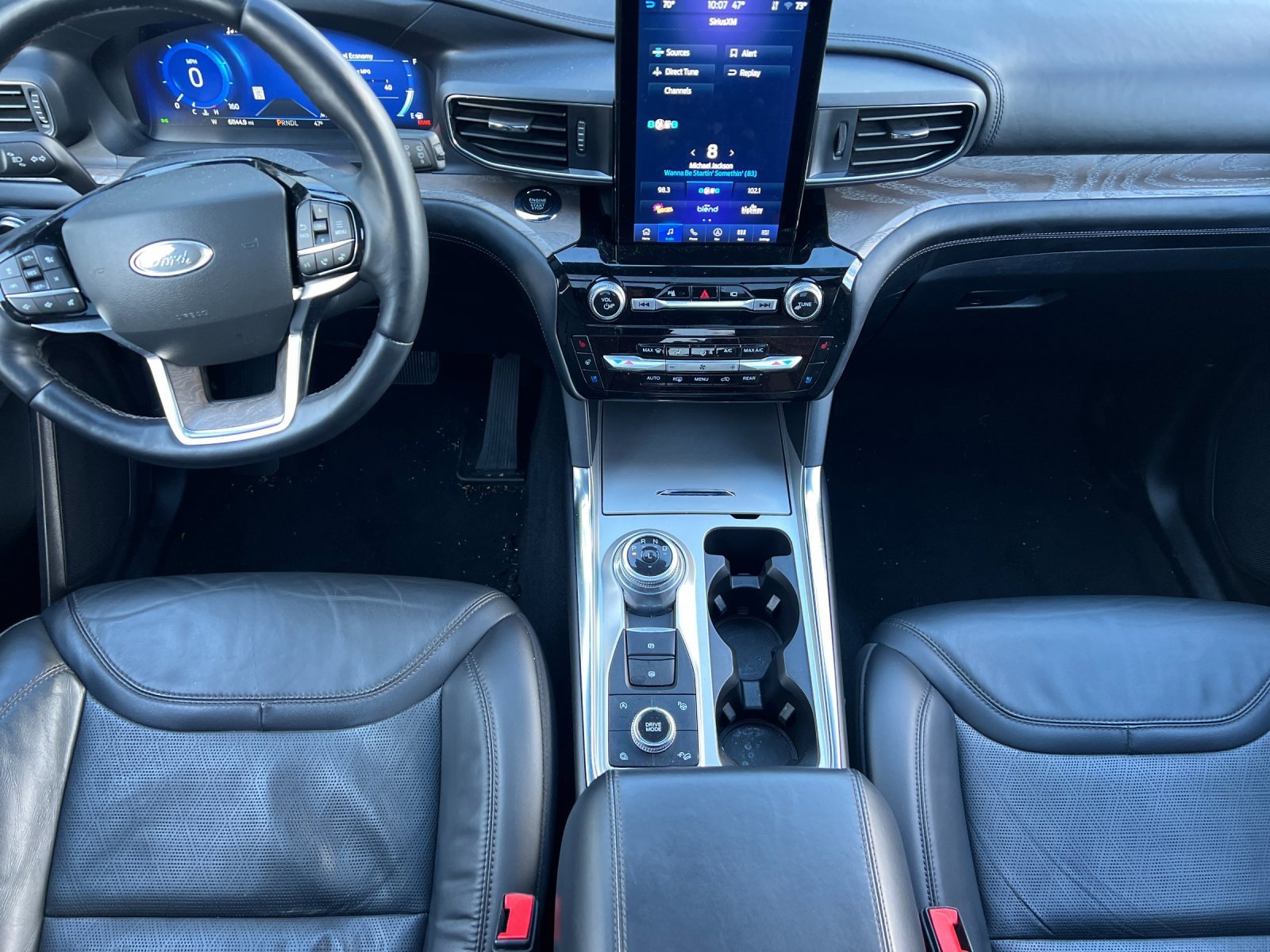 2022 Ford Explorer Platinum photo 3