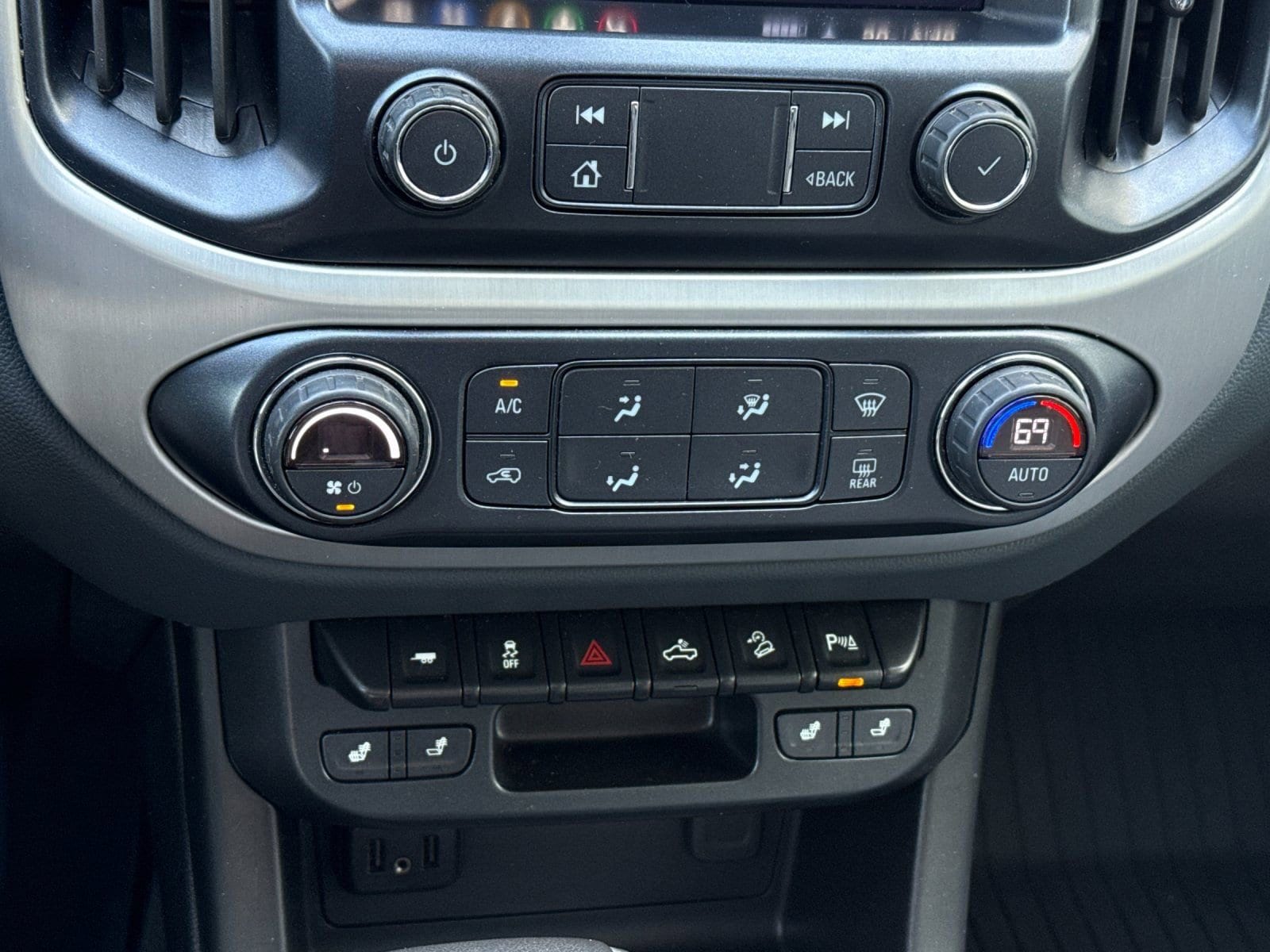 Thumbnail: 2019 Chevrolet Colorado - 19
