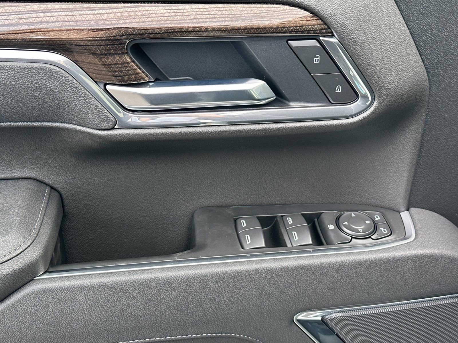 Thumbnail: 2026 Chevrolet Silverado 1500 - 13