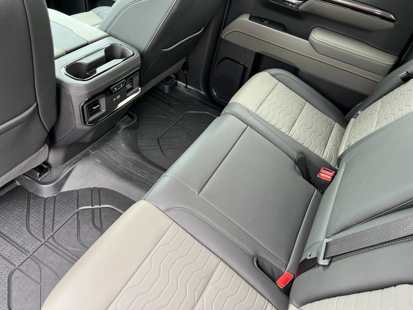 Thumbnail: 2026 Chevrolet Silverado 1500 - 4