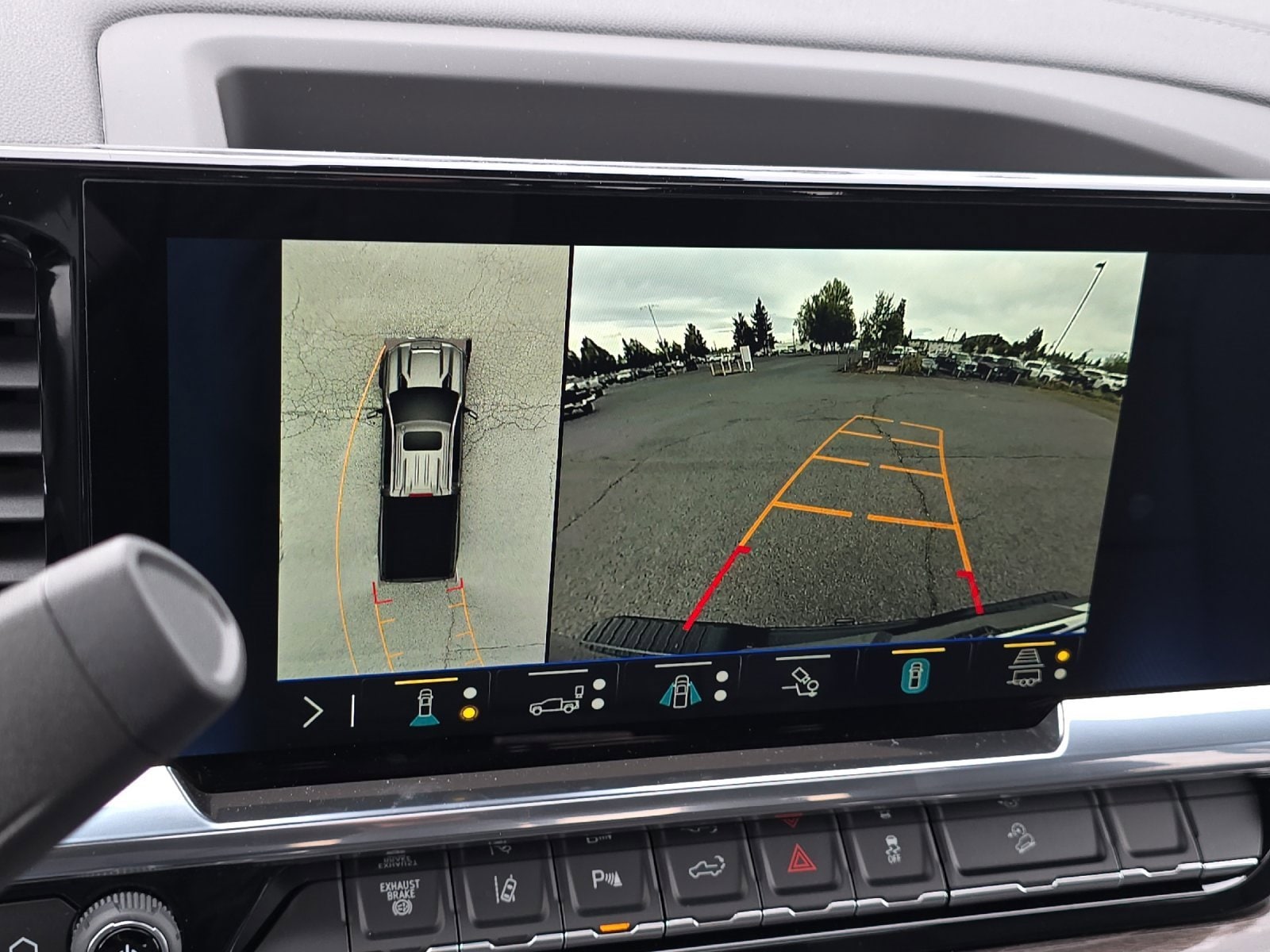 Thumbnail: 2026 Chevrolet Silverado 3500 - 19