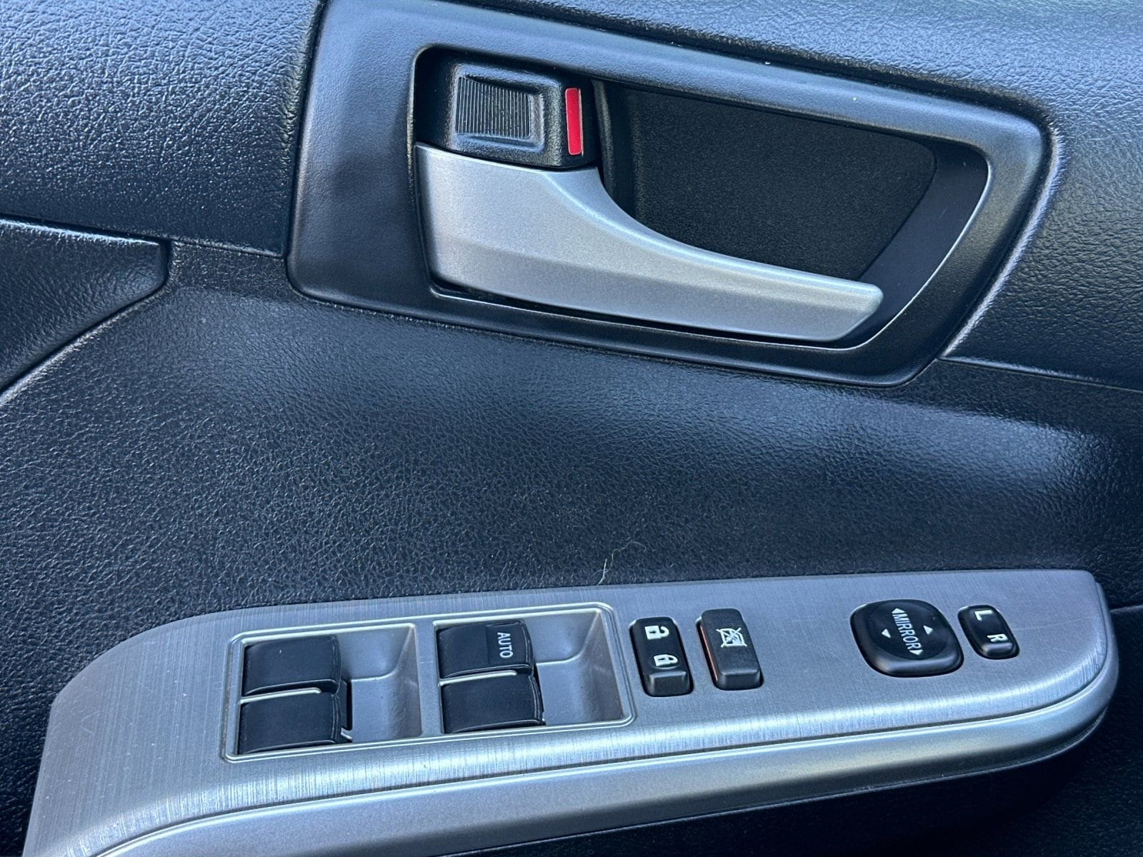Thumbnail: 2014 Toyota Camry - 12