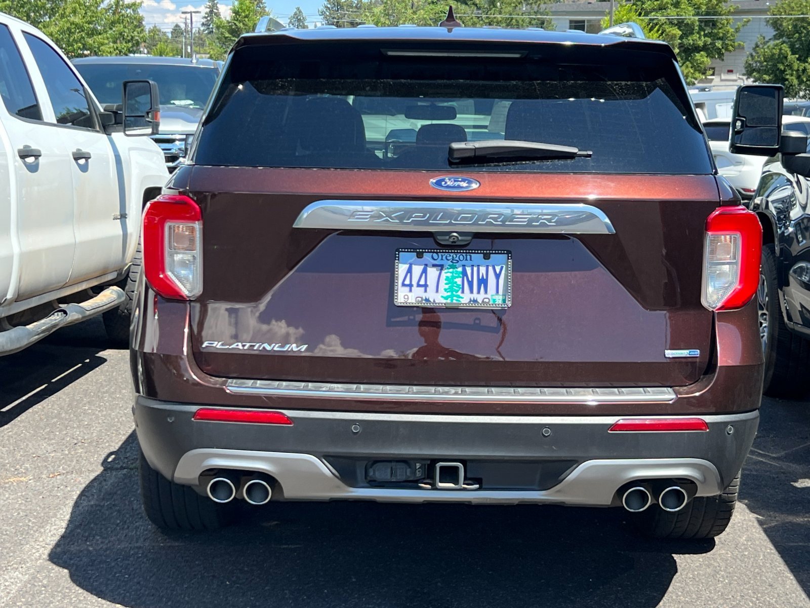 2020 Ford Explorer Platinum photo 2