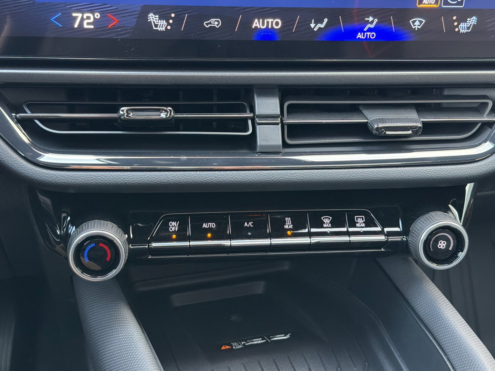 Thumbnail: 2026 Chevrolet Equinox - 21