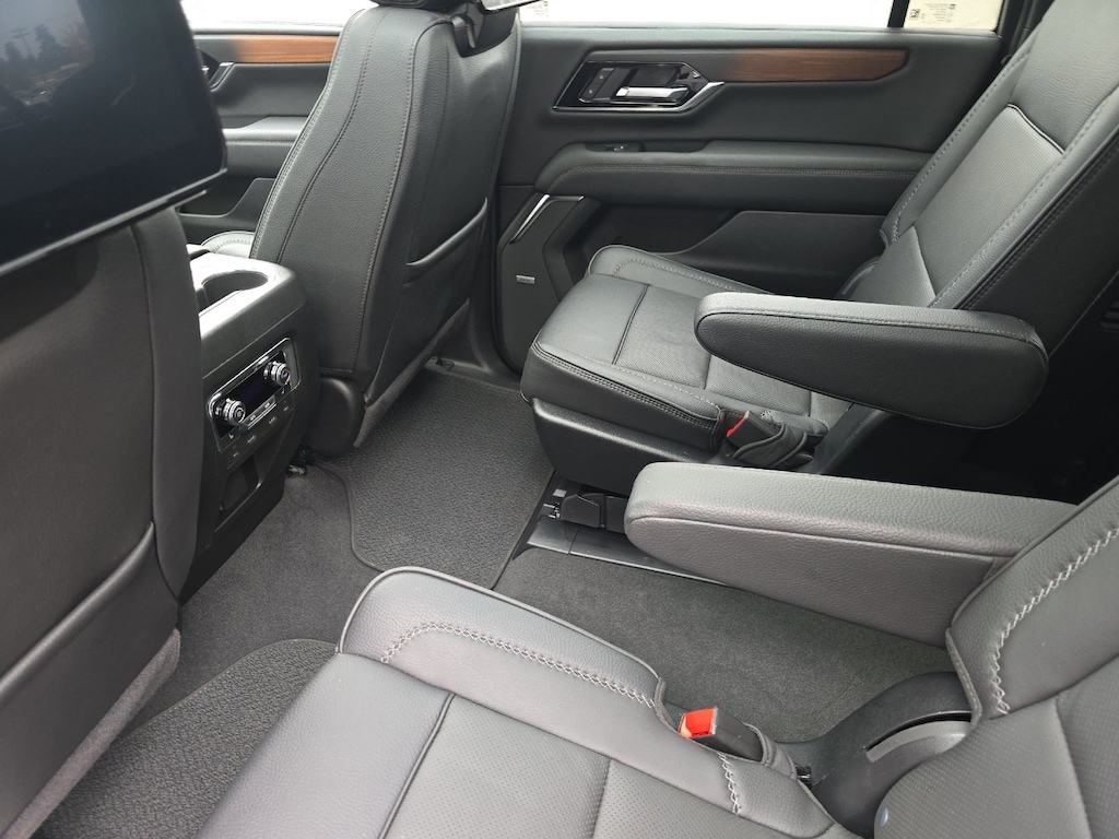 Used 2025 GMC Yukon XL Denali SUV