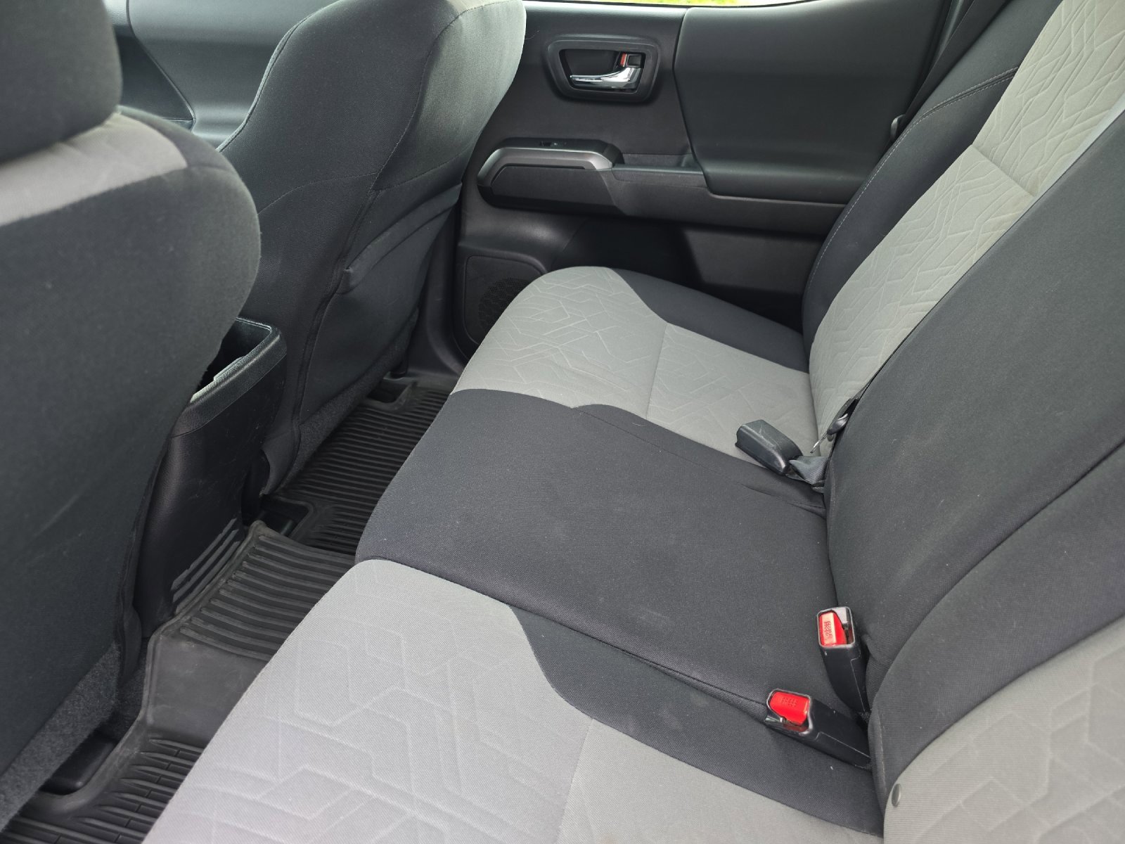 2021 Toyota Tacoma TRD Off-Road V6 photo 4