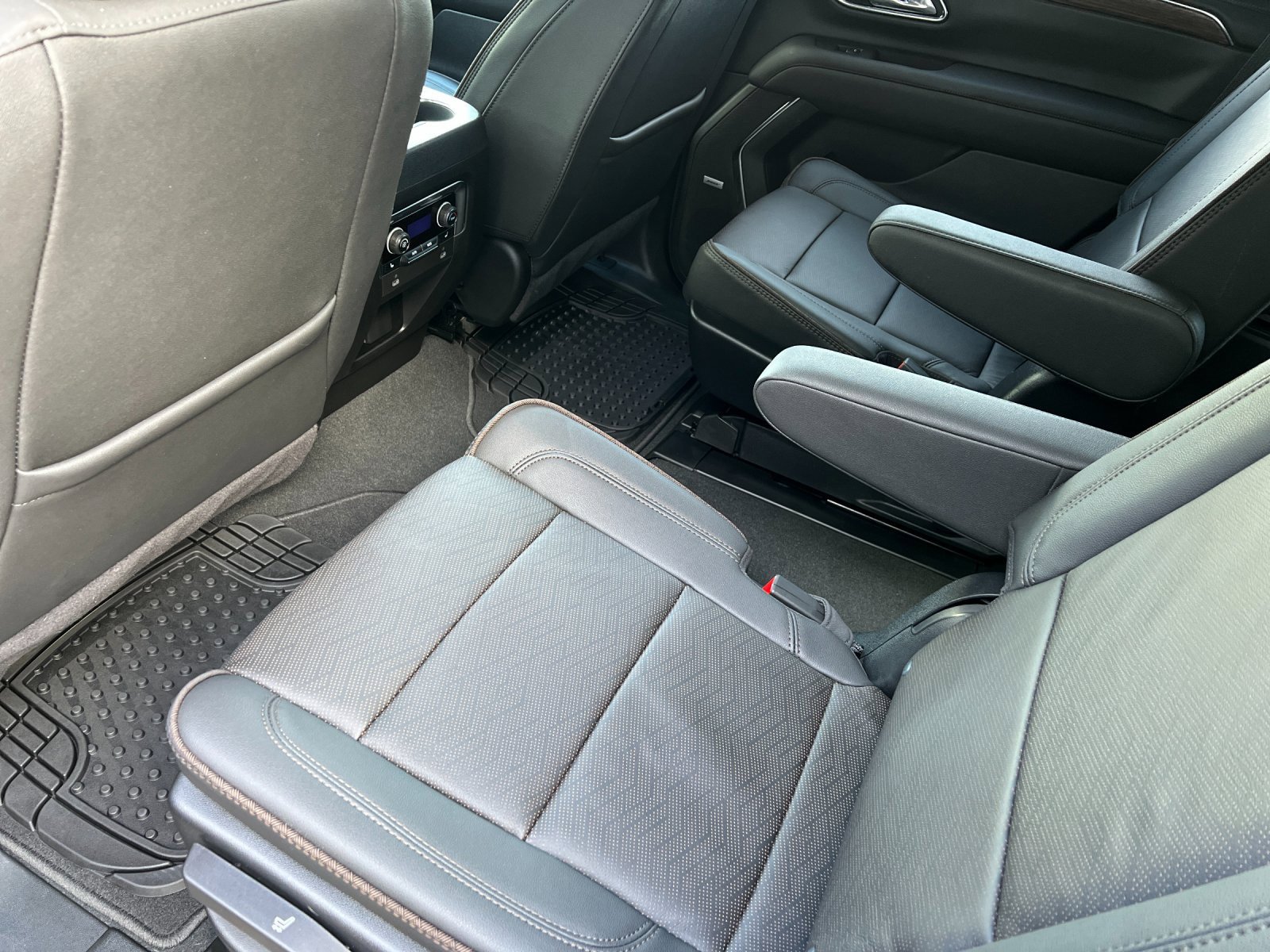 Thumbnail: 2024 Chevrolet Tahoe - 4