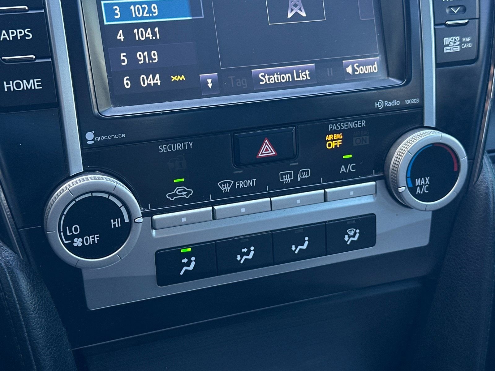 Thumbnail: 2014 Toyota Camry - 18