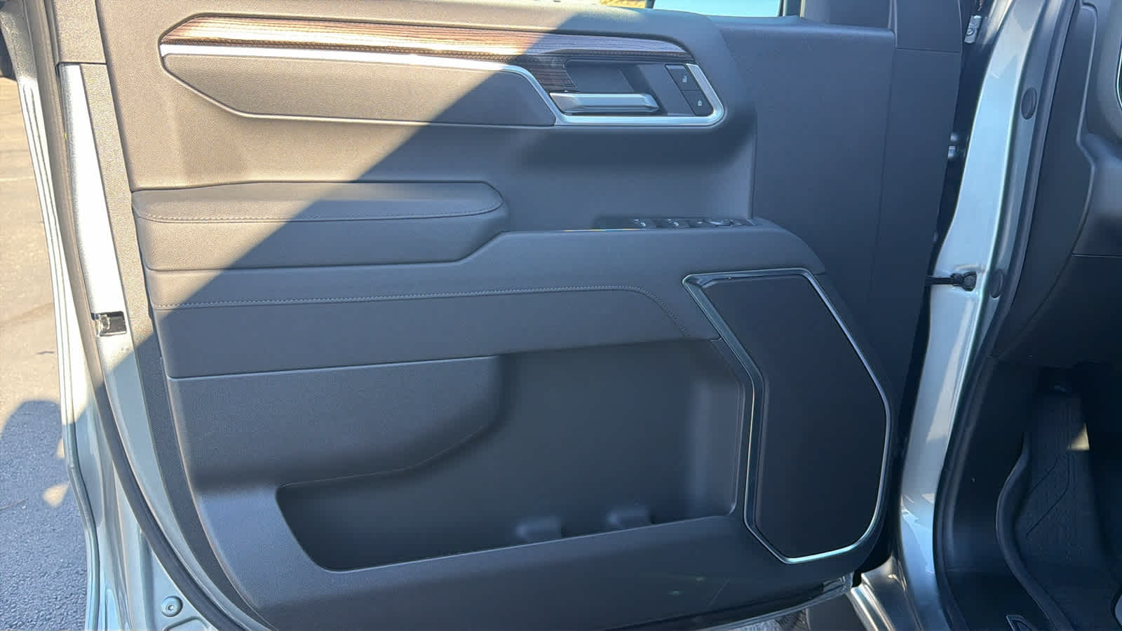 Thumbnail: 2026 Chevrolet Silverado 1500 - 23