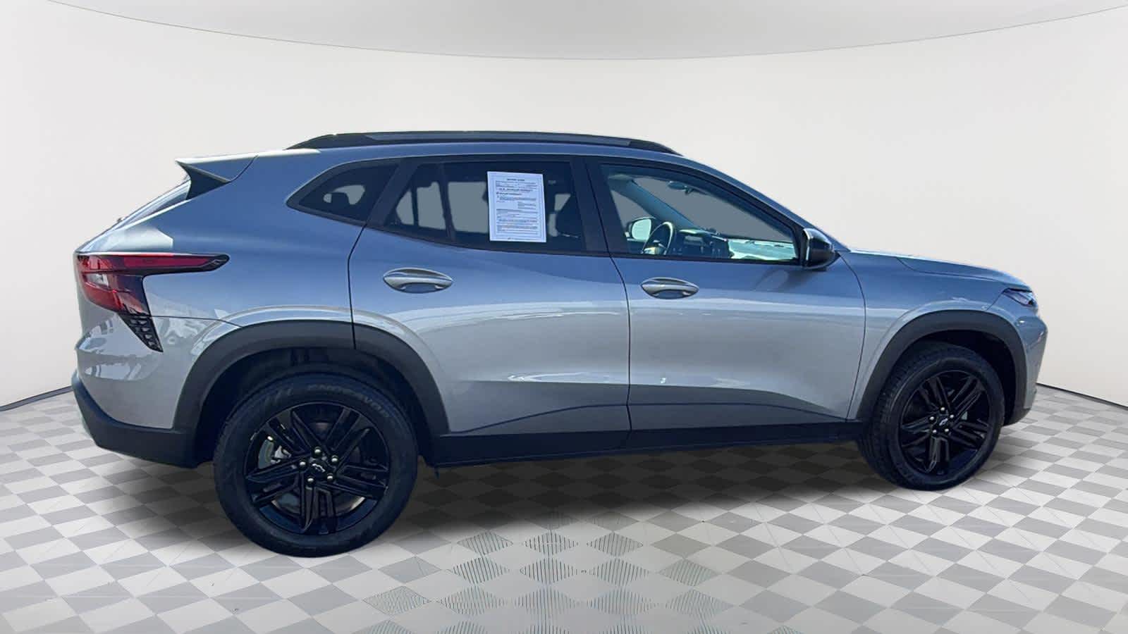 Thumbnail: 2024 Chevrolet Trax - 4