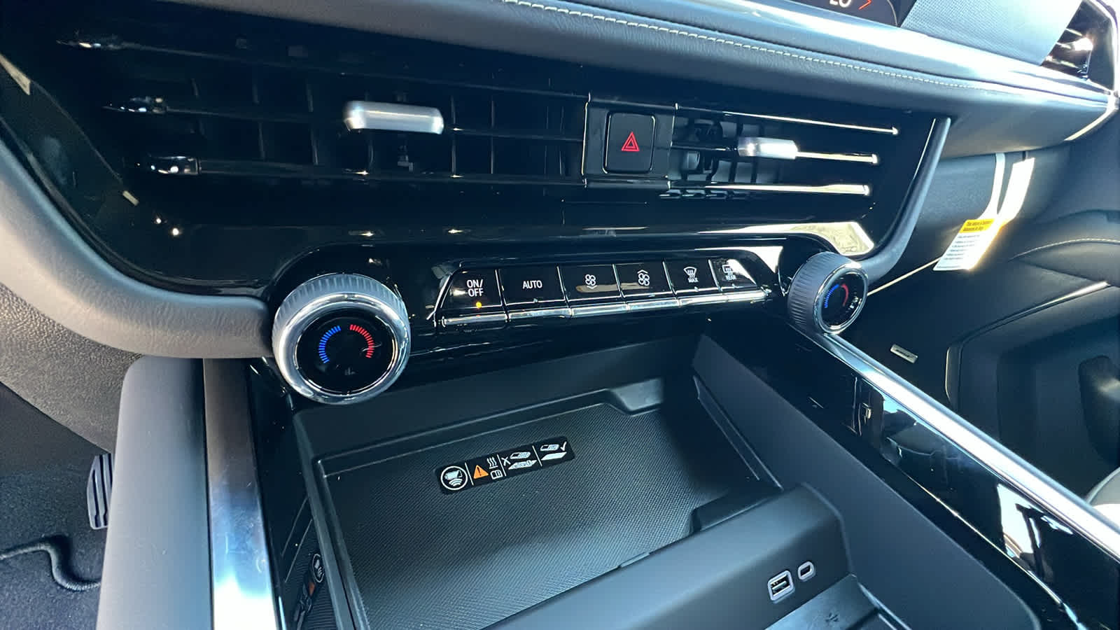 Thumbnail: 2025 Chevrolet Tahoe - 14