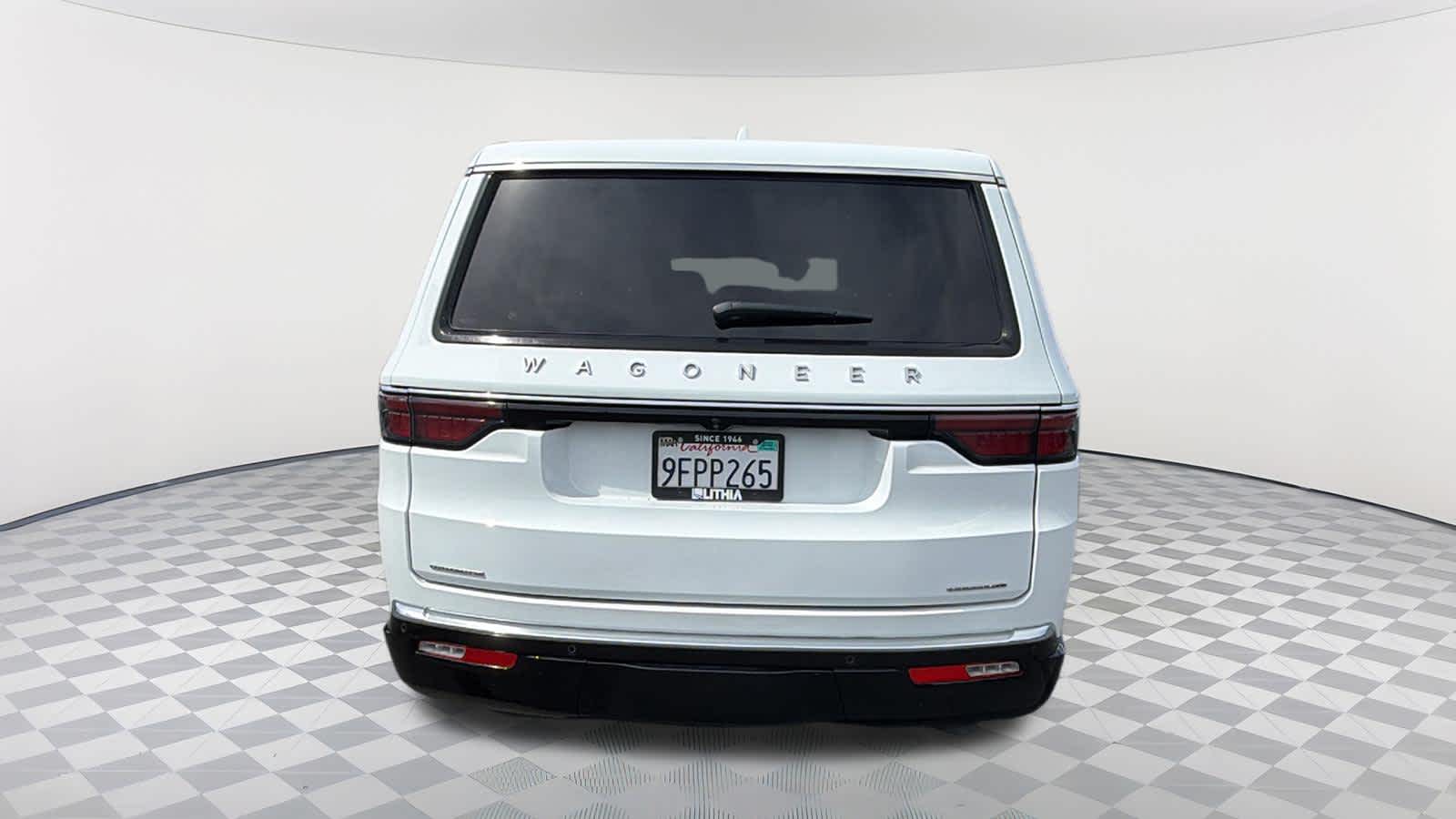 Thumbnail: 2023 Jeep Wagoneer - 6