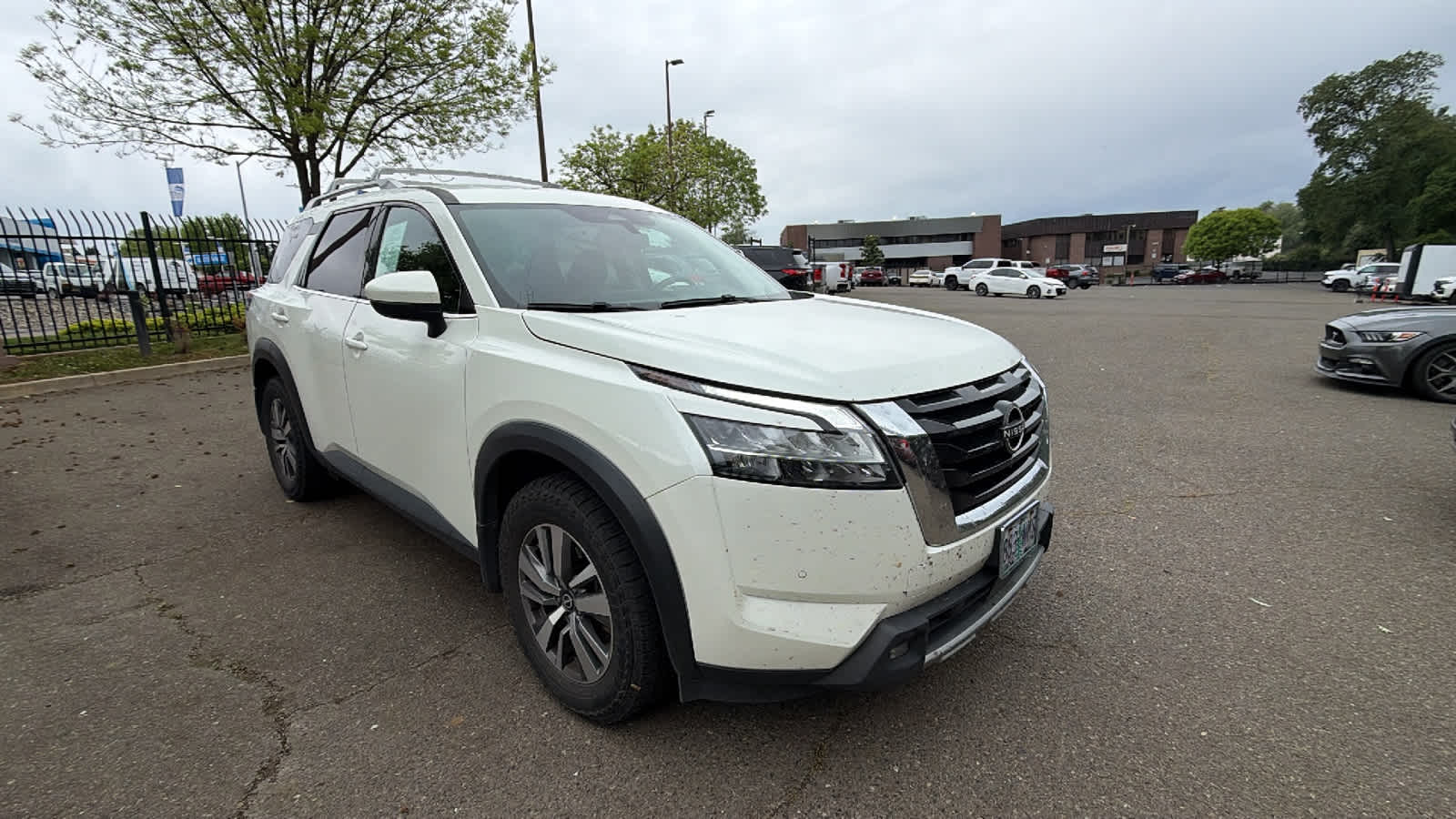 Thumbnail: 2022 Nissan Pathfinder - 3